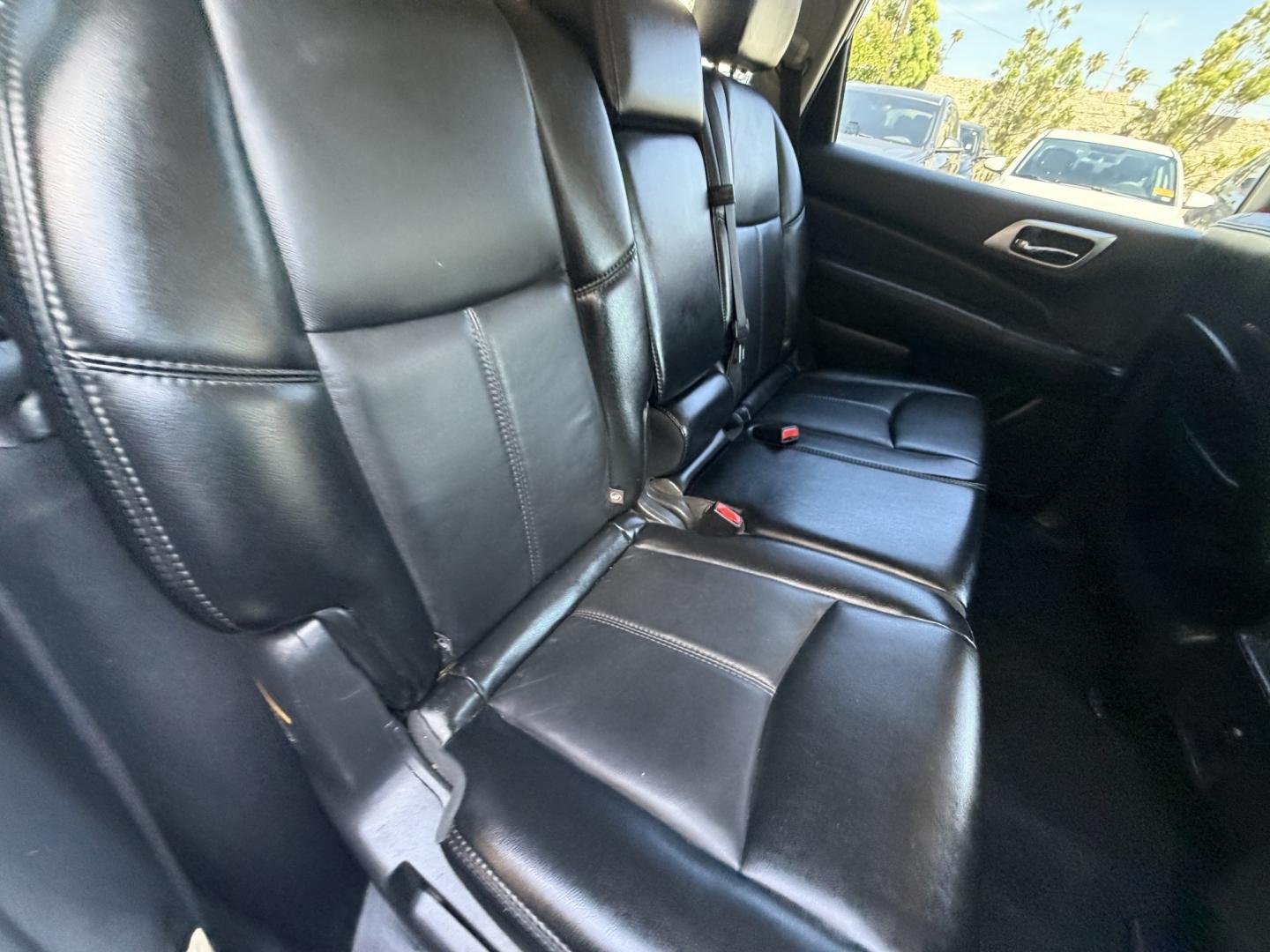 2015 Silver Nissan Pathfinder (5N1AR2MM6FC) , AUTOMATIC transmission, located at 30 S. Berkeley Avenue, Pasadena, CA, 91107, (626) 248-7567, 34.145447, -118.109398 - Crown City Motors is a used “Buy Here Pay Here” car dealer in Pasadena CA. “Buy Here Pay Here” financing, means that when you purchase your vehicle from our dealership, that you make the payments to the dealership as well. We do not need the banks approval to get you approved for a used auto - Photo#22