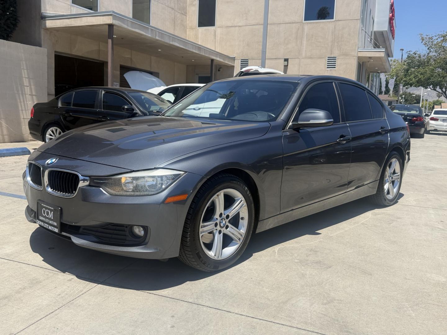 2014 Gray /Black BMW 3-Series leather (WBA3B1C52EK) with an 4 Cylinder engine, Automatic transmission, located at 30 S. Berkeley Avenue, Pasadena, CA, 91107, (626) 248-7567, 34.145447, -118.109398 - DEALER IDENTIFIER: Crown City Motors Sales | Buy Here Pay Here Pasadena TARGET REGIONS: Pasadena, San Gabriel Valley, Riverside, San Bernardino FINANCING SPECIALTY: Subprime Auto Lending, In-House Financing, Bad Credit Car Loans CA VEHICLE: 2014 BMW 320i Sedan (VIN: WBA3B1C52EK134294 | Stock: K13- Photo#0