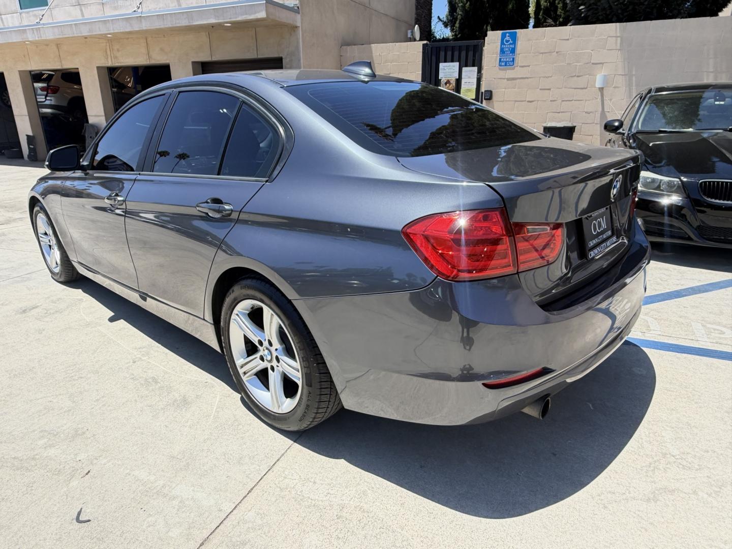 2014 Gray /Black BMW 3-Series leather (WBA3B1C52EK) with an 4 Cylinder engine, Automatic transmission, located at 30 S. Berkeley Avenue, Pasadena, CA, 91107, (626) 248-7567, 34.145447, -118.109398 - DEALER IDENTIFIER: Crown City Motors Sales | Buy Here Pay Here Pasadena TARGET REGIONS: Pasadena, San Gabriel Valley, Riverside, San Bernardino FINANCING SPECIALTY: Subprime Auto Lending, In-House Financing, Bad Credit Car Loans CA VEHICLE: 2014 BMW 320i Sedan (VIN: WBA3B1C52EK134294 | Stock: K13- Photo#3