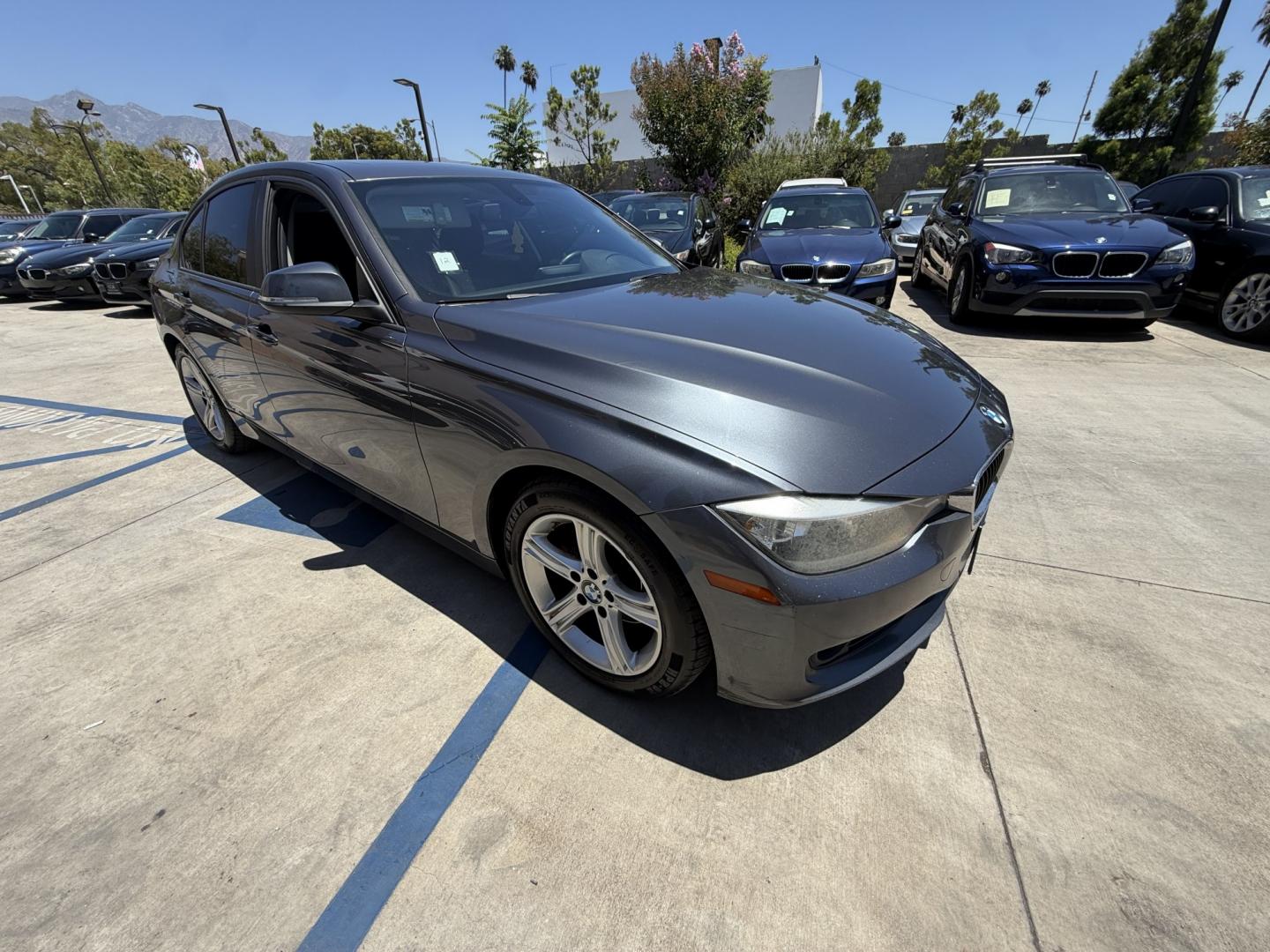 2014 Gray /Black BMW 3-Series leather (WBA3B1C52EK) with an 4 Cylinder engine, Automatic transmission, located at 30 S. Berkeley Avenue, Pasadena, CA, 91107, (626) 248-7567, 34.145447, -118.109398 - DEALER IDENTIFIER: Crown City Motors Sales | Buy Here Pay Here Pasadena TARGET REGIONS: Pasadena, San Gabriel Valley, Riverside, San Bernardino FINANCING SPECIALTY: Subprime Auto Lending, In-House Financing, Bad Credit Car Loans CA VEHICLE: 2014 BMW 320i Sedan (VIN: WBA3B1C52EK134294 | Stock: K13- Photo#8