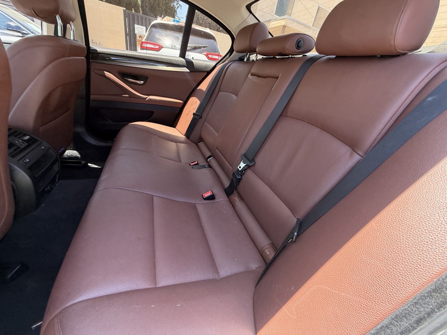 2015 WHITE /Black BMW 5-Series Leather (WBA5A7C54FG) with an 4 Cylinder engine, Automatic transmission, located at 30 S. Berkeley Avenue, Pasadena, CA, 91107, (626) 248-7567, 34.145447, -118.109398 - The 2015 BMW 528i xDrive stands as a beacon of luxury, performance, and advanced technology, embodying the pinnacle of German engineering. With only 72,430 miles, this well-maintained vehicle offers a remarkable driving experience that combines comfort, style, and reliability. Whether you have an im- Photo#9