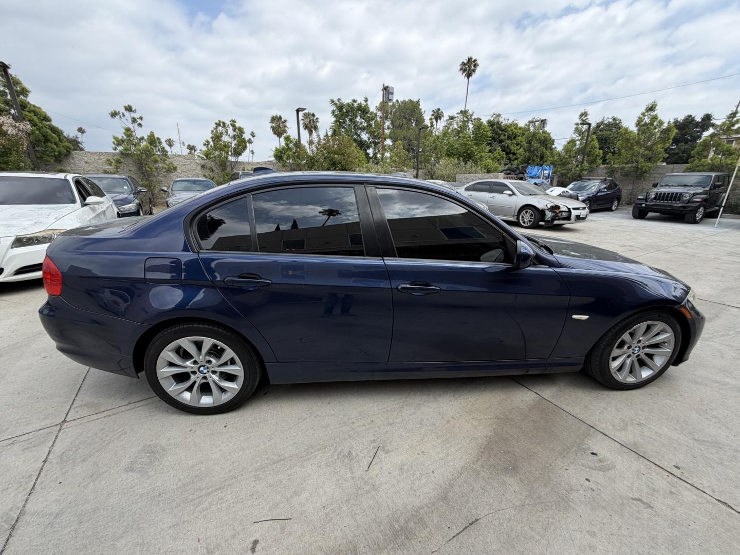 2011 Le Mans Blue Metallic /Black BMW 3-Series Leather (WBAPH7C51BA) with an 3.0 engine, Automatic transmission, located at 30 S. Berkeley Avenue, Pasadena, CA, 91107, (626) 248-7567, 34.145447, -118.109398 - 2011 BMW 328i Sedan – Buy Here Pay Here Financing Available in Pasadena, California VIN: WBAPH7C51BA800730 Are you looking for a 2011 BMW 328i for sale in Pasadena, a luxury vehicle with in-house financing, or a dealership that works with customers who have credit challenges? This beautiful 20 - Photo#5