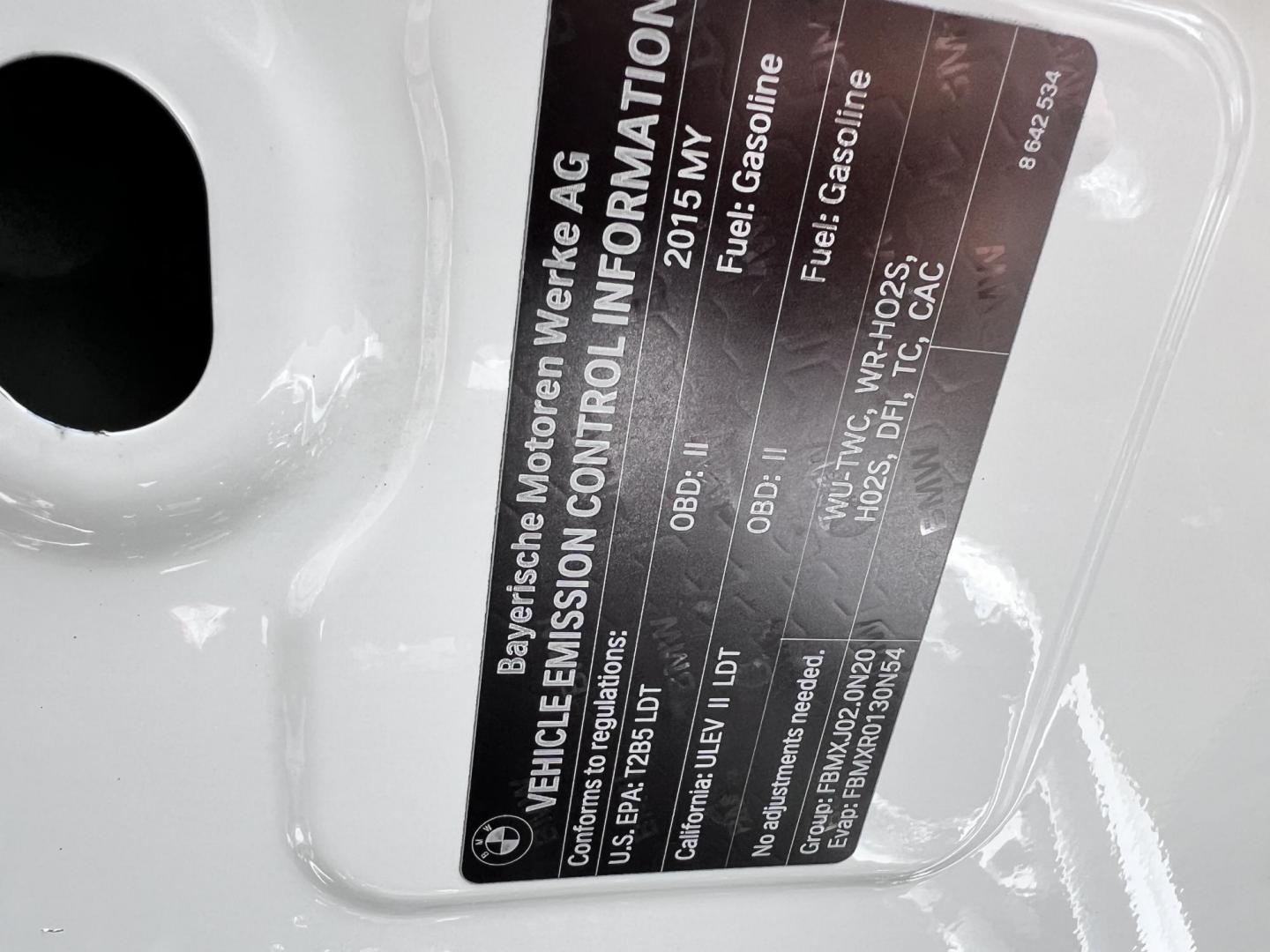 2015 Alpine White /Black BMW X4 Leather (5UXXW3C59F0) with an 2.0 engine, Automatic transmission, located at 30 S. Berkeley Avenue, Pasadena, CA, 91107, (626) 248-7567, 34.145447, -118.109398 - Discover the 2015 BMW X4 xDrive28i: Luxury Meets Affordability Are you in the market for a luxury vehicle that doesn't break the bank? Look no further than the 2015 BMW X4 xDrive28i. This impressive model offers the perfect blend of performance, style, and affordability. At our dealership, we under - Photo#28