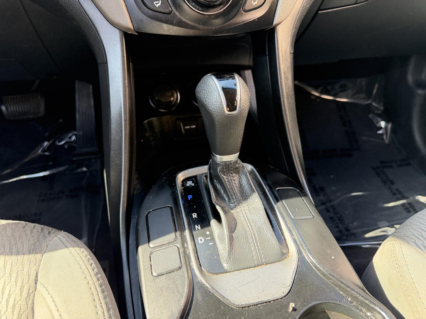2014 Night Sky Pearl. /Gray Hyundai Santa Fe Sport 2.4 FWD (5XYZT3LB4EG) with an 2.4L L4 DOHC 16V engine, 6-Speed Automatic transmission, located at 30 S. Berkeley Avenue, Pasadena, CA, 91107, (626) 248-7567, 34.145447, -118.109398 - DEALER IDENTIFIER: Crown City Motors Sales | Buy Here Pay Here Pasadena TARGET REGIONS: Pasadena, San Gabriel Valley, Riverside, San Bernardino FINANCING SPECIALTY: Subprime Auto Lending, In-House Financing, Bad Credit Car Loans CA VEHICLE: 2014 Hyundai Santa Fe Sport 2.4L (VIN: 5XYZT3LB4EG131415- Photo#10