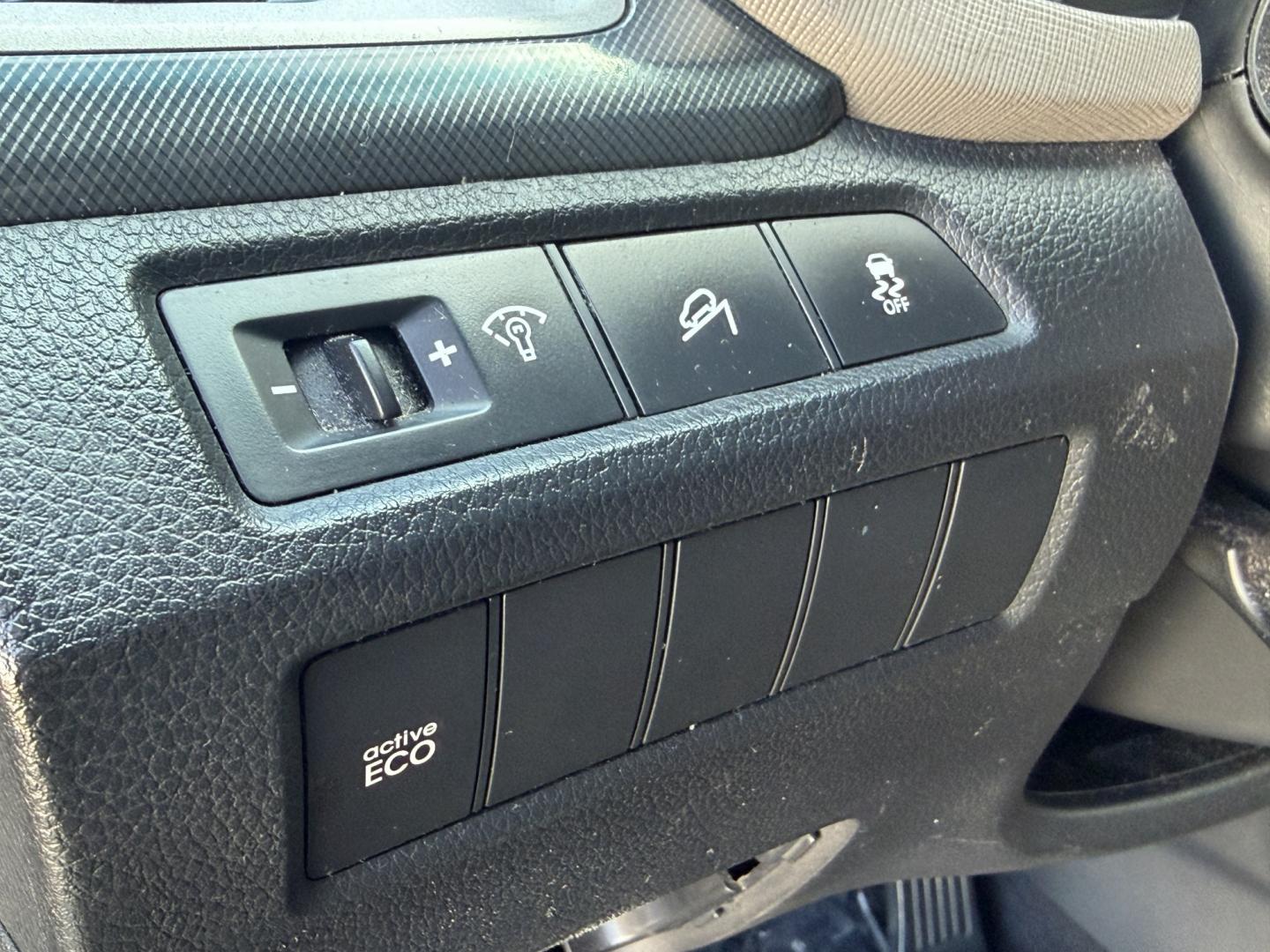 2014 Night Sky Pearl. /Gray Hyundai Santa Fe Sport 2.4 FWD (5XYZT3LB4EG) with an 2.4L L4 DOHC 16V engine, 6-Speed Automatic transmission, located at 30 S. Berkeley Avenue, Pasadena, CA, 91107, (626) 248-7567, 34.145447, -118.109398 - DEALER IDENTIFIER: Crown City Motors Sales | Buy Here Pay Here Pasadena TARGET REGIONS: Pasadena, San Gabriel Valley, Riverside, San Bernardino FINANCING SPECIALTY: Subprime Auto Lending, In-House Financing, Bad Credit Car Loans CA VEHICLE: 2014 Hyundai Santa Fe Sport 2.4L (VIN: 5XYZT3LB4EG131415- Photo#15