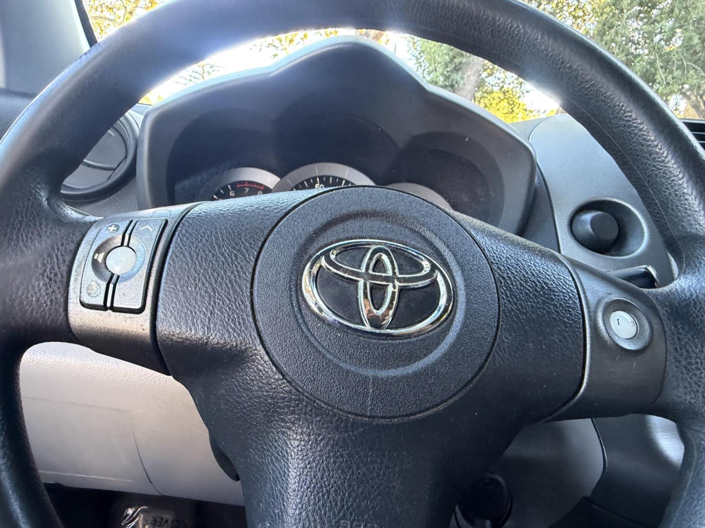 2012 Toyota RAV4 Base I4 2WD (2T3ZF4DV9CW) with an 2.4L L4 DOHC 16V engine, 4-Speed Automatic transmission, located at 30 S. Berkeley Avenue, Pasadena, CA, 91107, (626) 248-7567, 34.145447, -118.109398- Photo#11