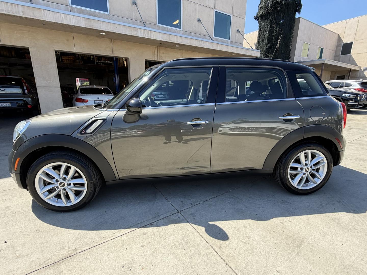 2013 Mineral Grey Metallic /Black Mini Countryman S (WMWZC3C51DW) with an 1.6L L4 DOHC 16V TURBO engine, located at 30 S. Berkeley Avenue, Pasadena, CA, 91107, (626) 248-7567, 34.145447, -118.109398 - Looking for a reliable, affordable used car with easy financing in Pasadena, CA? This 2013 MINI Cooper Hardtop (VIN: WMWZC3C51DWP24173) is the perfect combination of style, fuel efficiency, and performance—available now at Crown City Motors with Buy Here Pay Here financing options designed for all - Photo#9