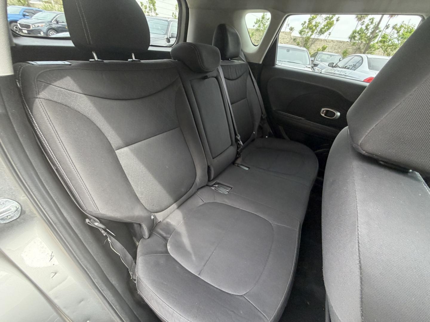 2014 SILVER /Black Kia Soul Base (KNDJN2A29E7) with an 1.6L L4 DOHC 16V engine, Automatic transmission, located at 30 S. Berkeley Avenue, Pasadena, CA, 91107, (626) 248-7567, 34.145447, -118.109398 - Photo#17