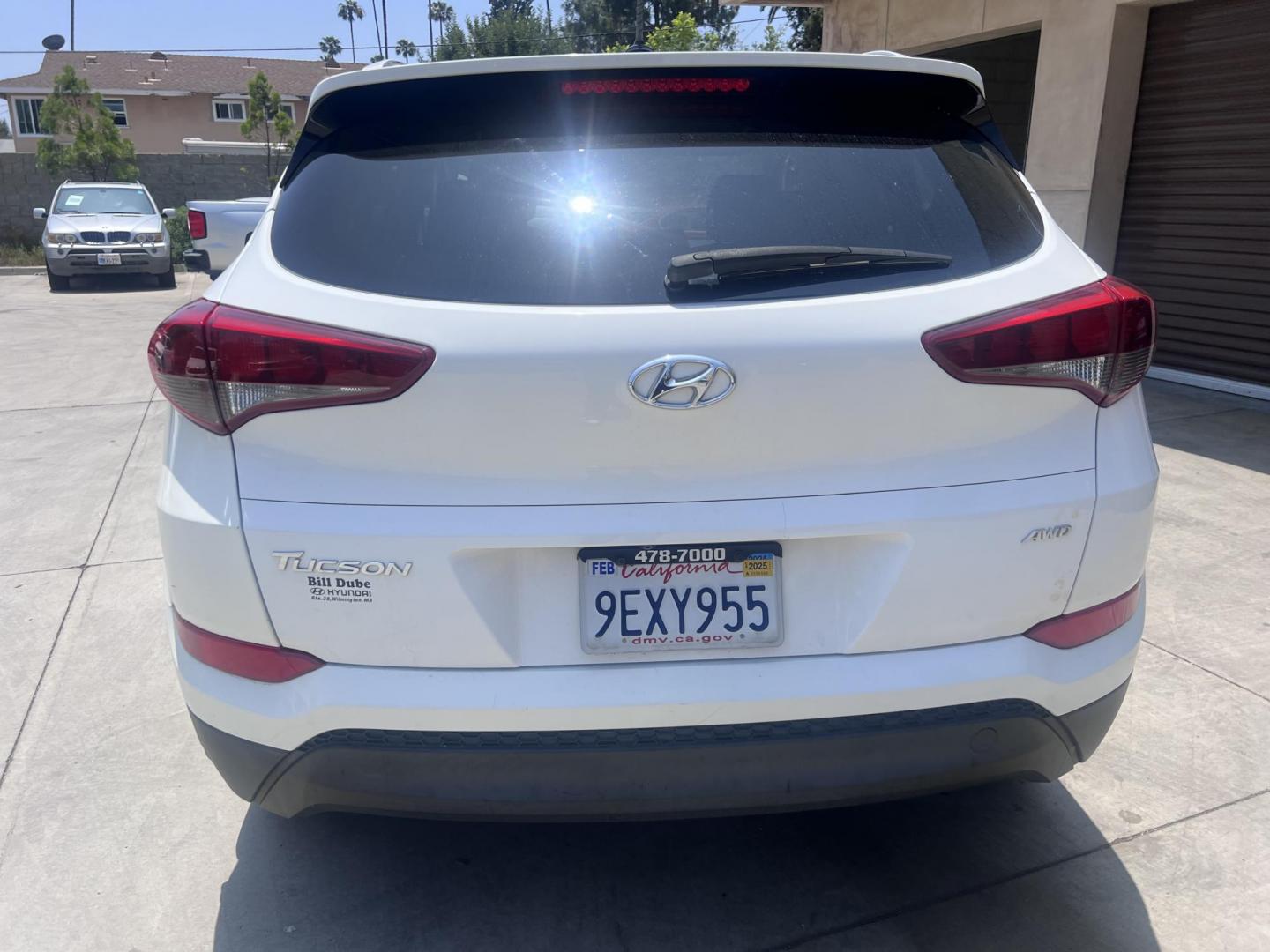 2017 White /Black Hyundai Tucson SE w/Preferred Package AWD (KM8J3CA41HU) with an 2.0L L4 DOHC 16V engine, 6A transmission, located at 30 S. Berkeley Avenue, Pasadena, CA, 91107, (626) 248-7567, 34.145447, -118.109398 - 2017 Hyundai Tucson SE – Buy Here Pay Here – No Credit Needed – Crown City Motors in Pasadena, CA Looking for a reliable and stylish SUV that fits your budget and helps you get back on the road today? Look no further than this 2017 Hyundai Tucson SE, now available at Crown City Motors, your - Photo#3