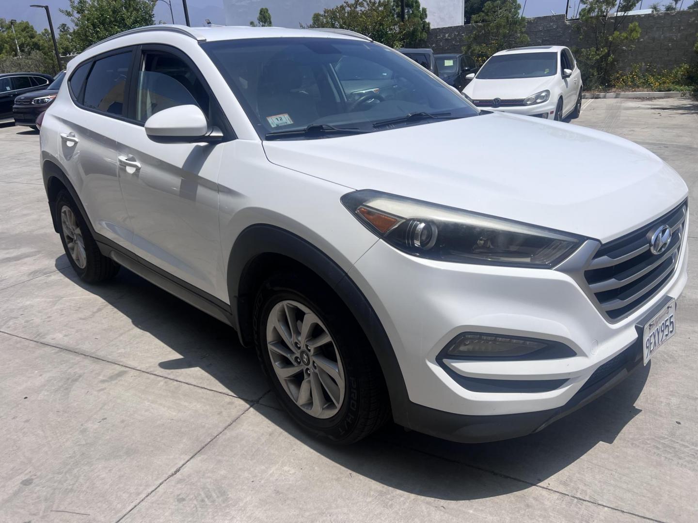 2017 White /Black Hyundai Tucson SE w/Preferred Package AWD (KM8J3CA41HU) with an 2.0L L4 DOHC 16V engine, 6A transmission, located at 30 S. Berkeley Avenue, Pasadena, CA, 91107, (626) 248-7567, 34.145447, -118.109398 - 2017 Hyundai Tucson SE – Buy Here Pay Here – No Credit Needed – Crown City Motors in Pasadena, CA Looking for a reliable and stylish SUV that fits your budget and helps you get back on the road today? Look no further than this 2017 Hyundai Tucson SE, now available at Crown City Motors, your - Photo#6