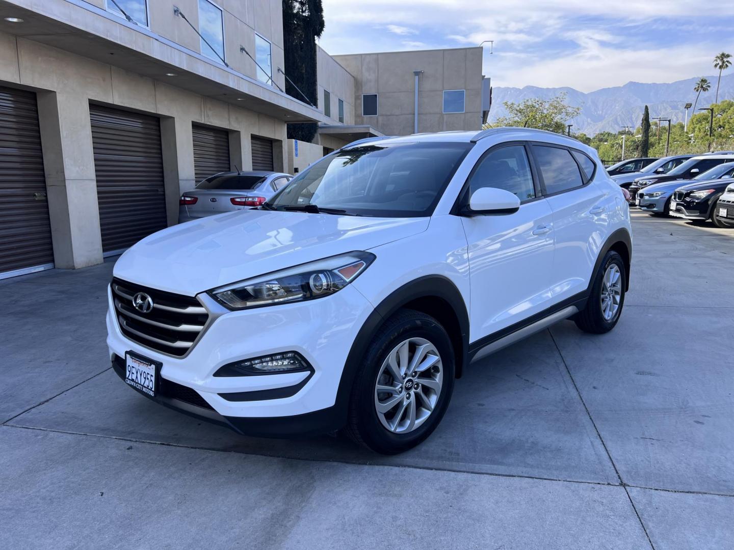 2017 White /Black Hyundai Tucson SE w/Preferred Package AWD (KM8J3CA41HU) with an 2.0L L4 DOHC 16V engine, 6A transmission, located at 30 S. Berkeley Avenue, Pasadena, CA, 91107, (626) 248-7567, 34.145447, -118.109398 - 2017 Hyundai Tucson SE – Buy Here Pay Here – No Credit Needed – Crown City Motors in Pasadena, CA Looking for a reliable and stylish SUV that fits your budget and helps you get back on the road today? Look no further than this 2017 Hyundai Tucson SE, now available at Crown City Motors, your - Photo#9