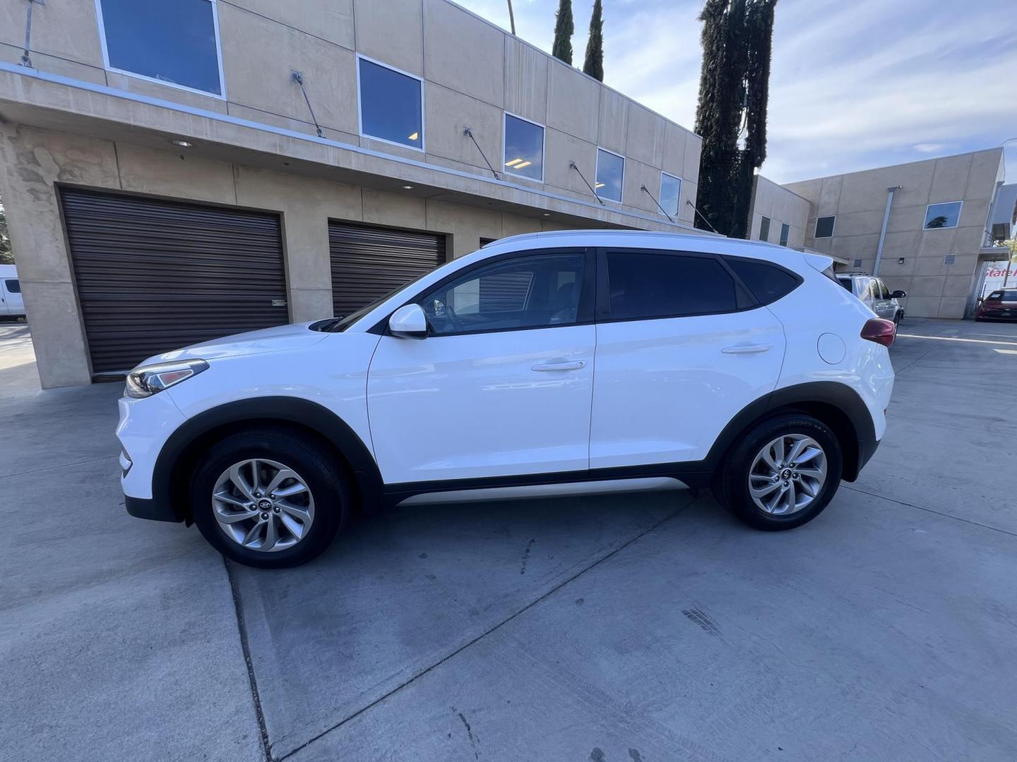 2017 White /Black Hyundai Tucson SE w/Preferred Package AWD (KM8J3CA41HU) with an 2.0L L4 DOHC 16V engine, 6A transmission, located at 30 S. Berkeley Avenue, Pasadena, CA, 91107, (626) 248-7567, 34.145447, -118.109398 - 2017 Hyundai Tucson SE – Buy Here Pay Here – No Credit Needed – Crown City Motors in Pasadena, CA Looking for a reliable and stylish SUV that fits your budget and helps you get back on the road today? Look no further than this 2017 Hyundai Tucson SE, now available at Crown City Motors, your - Photo#10