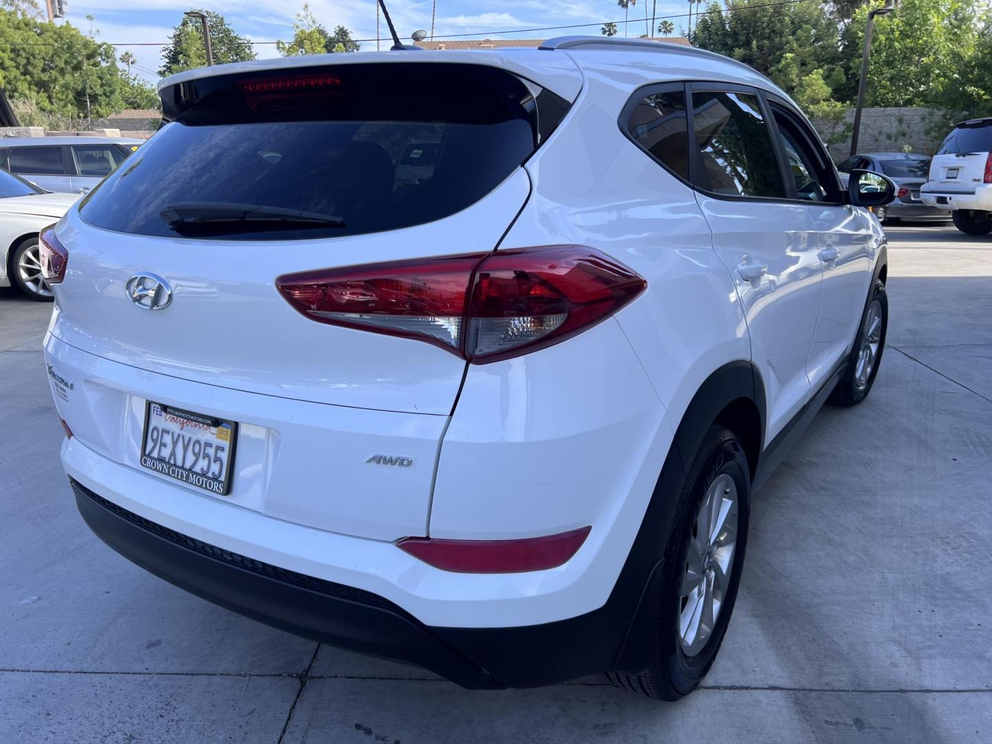 2017 White /Black Hyundai Tucson SE w/Preferred Package AWD (KM8J3CA41HU) with an 2.0L L4 DOHC 16V engine, 6A transmission, located at 30 S. Berkeley Avenue, Pasadena, CA, 91107, (626) 248-7567, 34.145447, -118.109398 - 2017 Hyundai Tucson SE – Buy Here Pay Here – No Credit Needed – Crown City Motors in Pasadena, CA Looking for a reliable and stylish SUV that fits your budget and helps you get back on the road today? Look no further than this 2017 Hyundai Tucson SE, now available at Crown City Motors, your - Photo#13