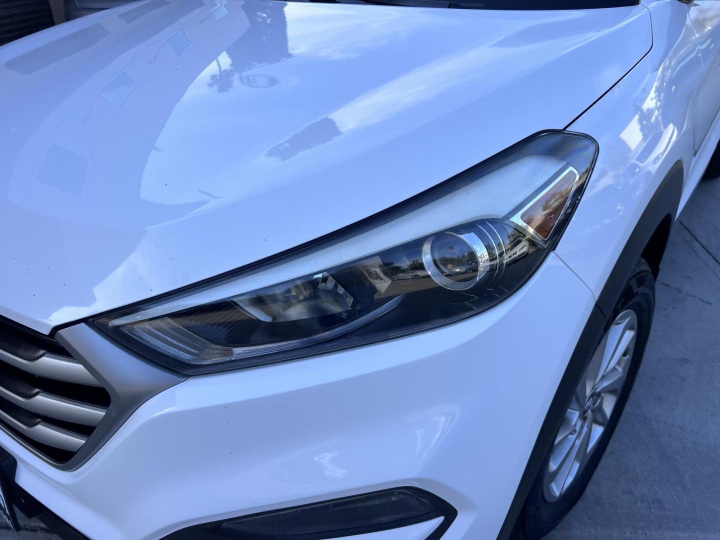 2017 White /Black Hyundai Tucson SE w/Preferred Package AWD (KM8J3CA41HU) with an 2.0L L4 DOHC 16V engine, 6A transmission, located at 30 S. Berkeley Avenue, Pasadena, CA, 91107, (626) 248-7567, 34.145447, -118.109398 - 2017 Hyundai Tucson SE – Buy Here Pay Here – No Credit Needed – Crown City Motors in Pasadena, CA Looking for a reliable and stylish SUV that fits your budget and helps you get back on the road today? Look no further than this 2017 Hyundai Tucson SE, now available at Crown City Motors, your - Photo#18