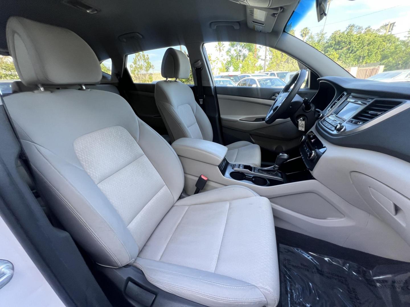 2017 White /Black Hyundai Tucson SE w/Preferred Package AWD (KM8J3CA41HU) with an 2.0L L4 DOHC 16V engine, 6A transmission, located at 30 S. Berkeley Avenue, Pasadena, CA, 91107, (626) 248-7567, 34.145447, -118.109398 - 2017 Hyundai Tucson SE – Buy Here Pay Here – No Credit Needed – Crown City Motors in Pasadena, CA Looking for a reliable and stylish SUV that fits your budget and helps you get back on the road today? Look no further than this 2017 Hyundai Tucson SE, now available at Crown City Motors, your - Photo#27