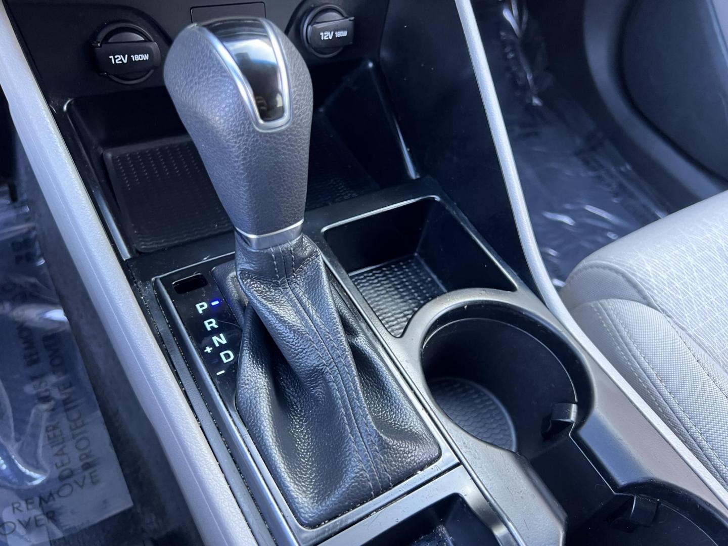 2017 White /Black Hyundai Tucson SE w/Preferred Package AWD (KM8J3CA41HU) with an 2.0L L4 DOHC 16V engine, 6A transmission, located at 30 S. Berkeley Avenue, Pasadena, CA, 91107, (626) 248-7567, 34.145447, -118.109398 - 2017 Hyundai Tucson SE – Buy Here Pay Here – No Credit Needed – Crown City Motors in Pasadena, CA Looking for a reliable and stylish SUV that fits your budget and helps you get back on the road today? Look no further than this 2017 Hyundai Tucson SE, now available at Crown City Motors, your - Photo#29