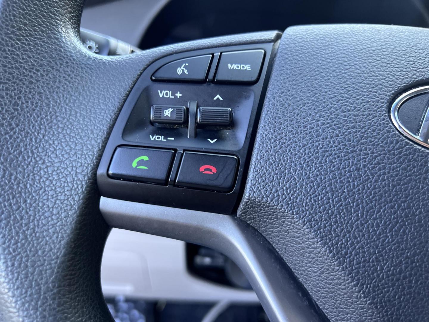 2017 White /Black Hyundai Tucson SE w/Preferred Package AWD (KM8J3CA41HU) with an 2.0L L4 DOHC 16V engine, 6A transmission, located at 30 S. Berkeley Avenue, Pasadena, CA, 91107, (626) 248-7567, 34.145447, -118.109398 - 2017 Hyundai Tucson SE – Buy Here Pay Here – No Credit Needed – Crown City Motors in Pasadena, CA Looking for a reliable and stylish SUV that fits your budget and helps you get back on the road today? Look no further than this 2017 Hyundai Tucson SE, now available at Crown City Motors, your - Photo#32