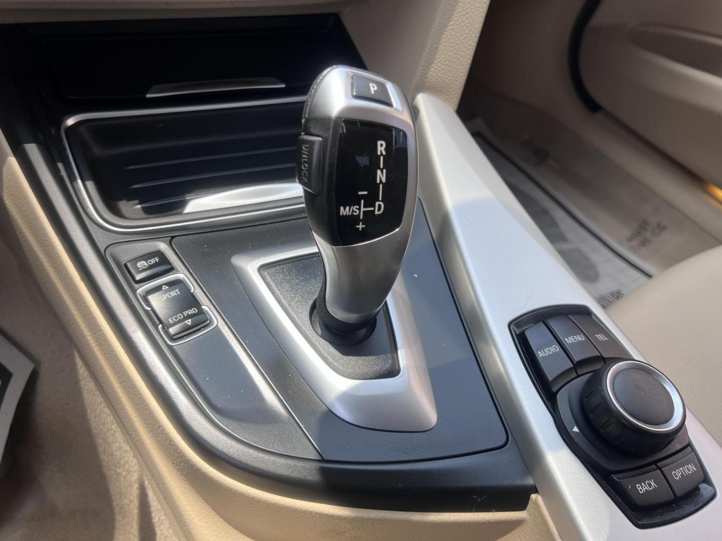 2013 Gray /BEIGE BMW 3-Series 328i Sedan (WBA3C1C58DF) with an 2.0L L4 DOHC 16V engine, located at 30 S. Berkeley Avenue, Pasadena, CA, 91107, (626) 248-7567, 34.145447, -118.109398 - Crown City Motors is a used “Buy Here Pay Here” car dealer in Pasadena CA. “Buy Here Pay Here” financing, means that when you purchase your vehicle from our dealership, that you make the payments to the dealership as well. We do not need the banks approval to get you approved for a used auto - Photo#18