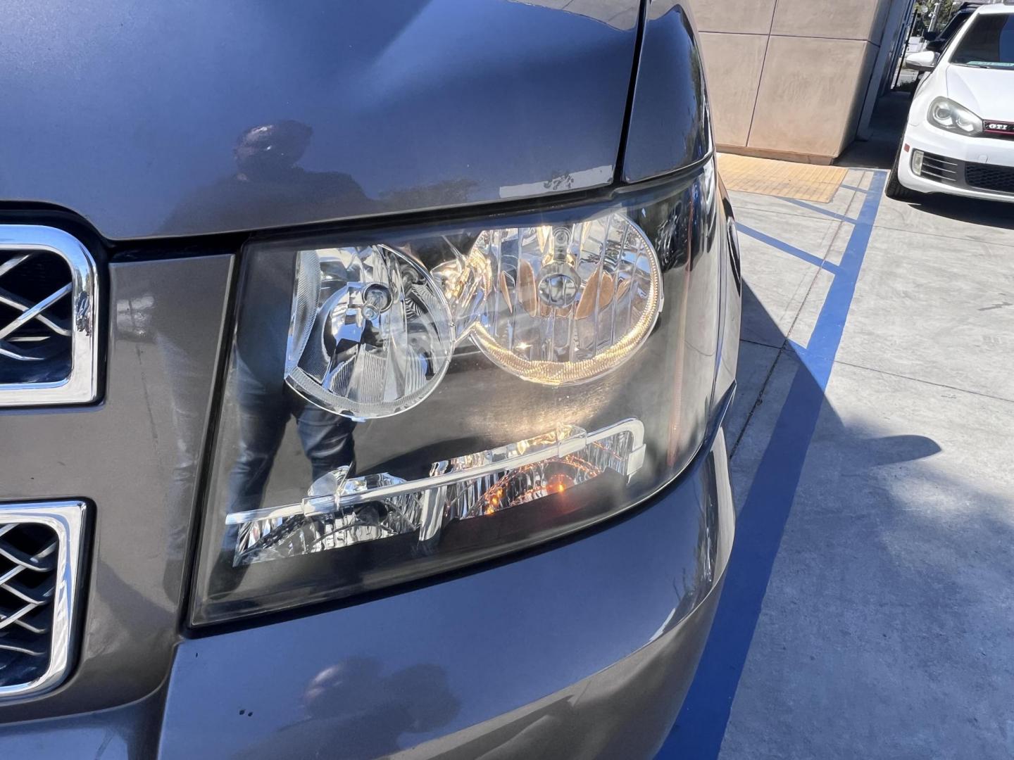 2011 Silver Metallic /Tan Chevrolet Suburban LTZ 1500 4WD (1GNSKKE31BR) with an 5.3L V8 OHV 16V FFV engine, 4-Speed Automatic transmission, located at 30 S. Berkeley Avenue, Pasadena, CA, 91107, (626) 248-7567, 34.145447, -118.109398 - 2011 Chevrolet Suburban LT 4WD – 3rd Row – $995 Down – Buy Here Pay Here – Bad Credit OK – Crown City Motors – Pasadena, CA Looking for a full-size SUV that offers unmatched space, power, and versatility? Look no further than this 2011 Chevrolet Suburban LT 4WD, now available at Crown - Photo#9