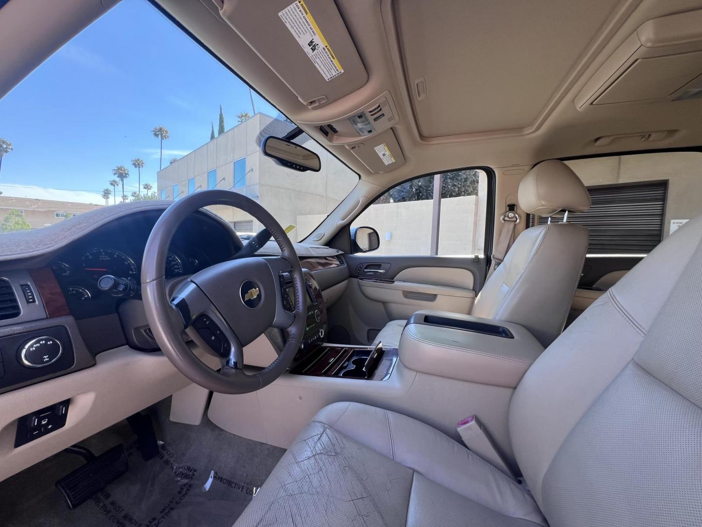 2011 Silver Metallic /Tan Chevrolet Suburban LTZ 1500 4WD (1GNSKKE31BR) with an 5.3L V8 OHV 16V FFV engine, 4-Speed Automatic transmission, located at 30 S. Berkeley Avenue, Pasadena, CA, 91107, (626) 248-7567, 34.145447, -118.109398 - 2011 Chevrolet Suburban LT 4WD – 3rd Row – $995 Down – Buy Here Pay Here – Bad Credit OK – Crown City Motors – Pasadena, CA Looking for a full-size SUV that offers unmatched space, power, and versatility? Look no further than this 2011 Chevrolet Suburban LT 4WD, now available at Crown - Photo#22