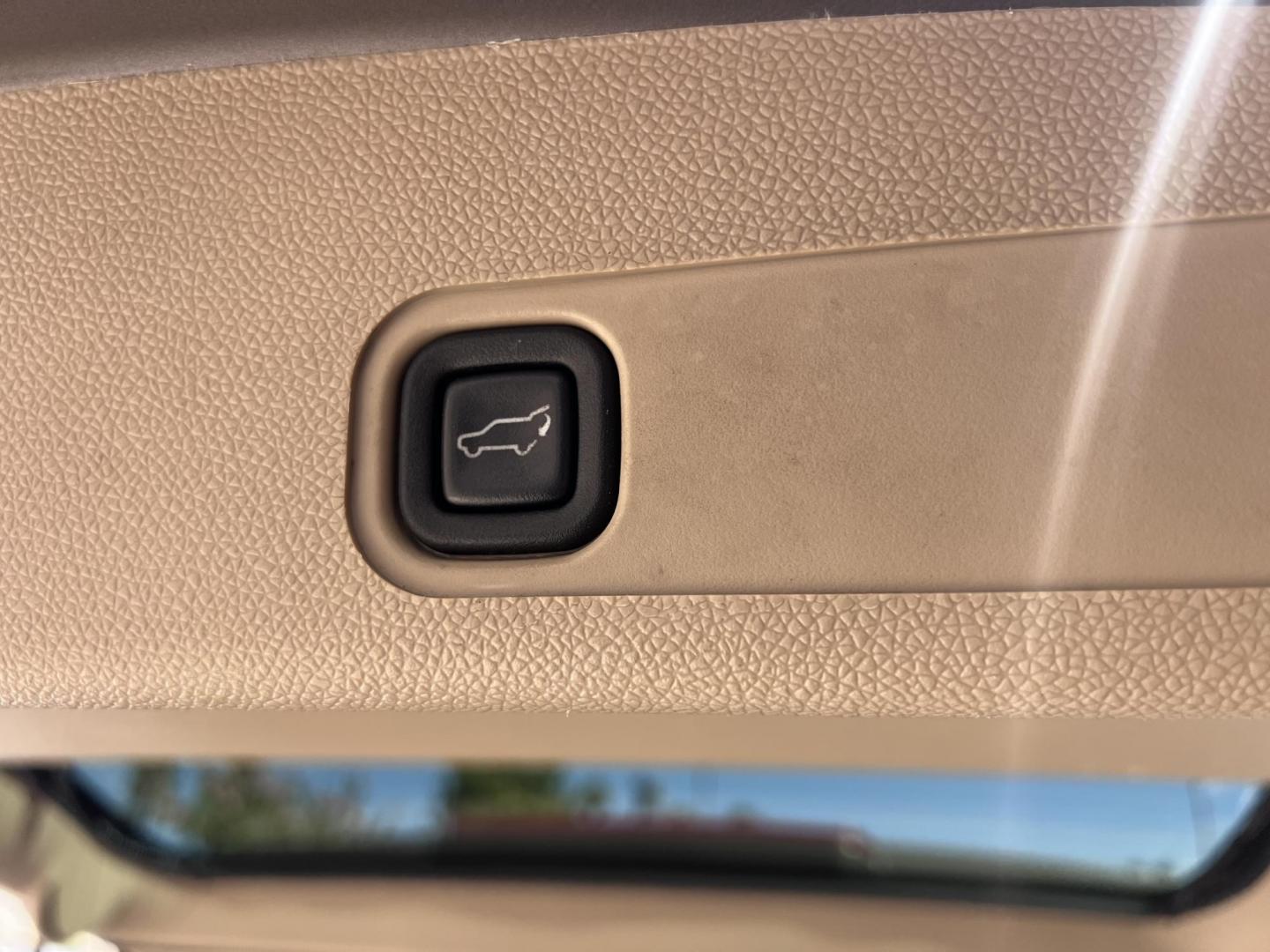 2011 Silver Metallic /Tan Chevrolet Suburban LTZ 1500 4WD (1GNSKKE31BR) with an 5.3L V8 OHV 16V FFV engine, 4-Speed Automatic transmission, located at 30 S. Berkeley Avenue, Pasadena, CA, 91107, (626) 248-7567, 34.145447, -118.109398 - 2011 Chevrolet Suburban LT 4WD – 3rd Row – $995 Down – Buy Here Pay Here – Bad Credit OK – Crown City Motors – Pasadena, CA Looking for a full-size SUV that offers unmatched space, power, and versatility? Look no further than this 2011 Chevrolet Suburban LT 4WD, now available at Crown - Photo#25