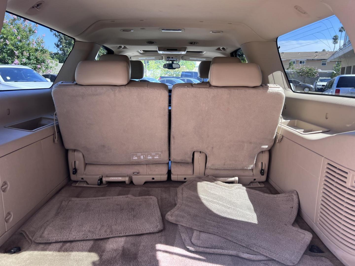 2011 Silver Metallic /Tan Chevrolet Suburban LTZ 1500 4WD (1GNSKKE31BR) with an 5.3L V8 OHV 16V FFV engine, 4-Speed Automatic transmission, located at 30 S. Berkeley Avenue, Pasadena, CA, 91107, (626) 248-7567, 34.145447, -118.109398 - 2011 Chevrolet Suburban LT 4WD – 3rd Row – $995 Down – Buy Here Pay Here – Bad Credit OK – Crown City Motors – Pasadena, CA Looking for a full-size SUV that offers unmatched space, power, and versatility? Look no further than this 2011 Chevrolet Suburban LT 4WD, now available at Crown - Photo#27