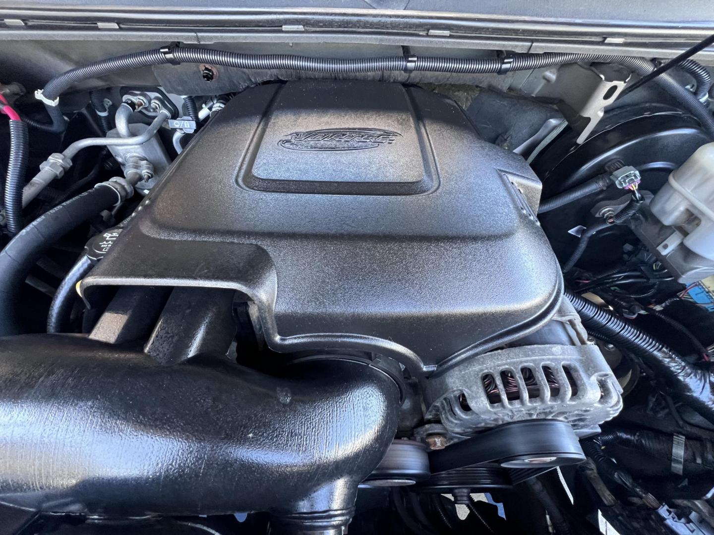 2011 Silver Metallic /Tan Chevrolet Suburban LTZ 1500 4WD (1GNSKKE31BR) with an 5.3L V8 OHV 16V FFV engine, 4-Speed Automatic transmission, located at 30 S. Berkeley Avenue, Pasadena, CA, 91107, (626) 248-7567, 34.145447, -118.109398 - 2011 Chevrolet Suburban LT 4WD – 3rd Row – $995 Down – Buy Here Pay Here – Bad Credit OK – Crown City Motors – Pasadena, CA Looking for a full-size SUV that offers unmatched space, power, and versatility? Look no further than this 2011 Chevrolet Suburban LT 4WD, now available at Crown - Photo#34