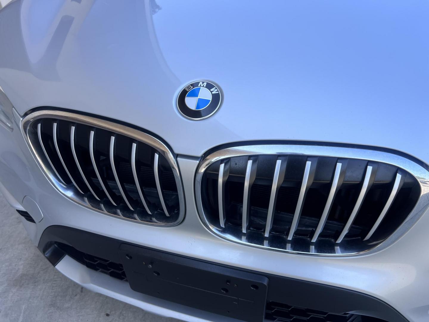 2018 Silver Metallic /Black BMW X1 sDrive28i (WBXHU7C34J5) with an 2.0L L4 DOHC 16V engine, 8A transmission, located at 30 S. Berkeley Avenue, Pasadena, CA, 91107, (626) 248-7567, 34.145447, -118.109398 - 2018 BMW X1 xDrive28i – Luxury, Performance, and Affordability in One SUV VIN: WBXHU7C34J5H42594 Location: Crown City Motors, Pasadena, CA Status: Available Now – Clean Title – Financing Options for All Credit Types Looking for a luxury crossover SUV that combines sporty performance, ele - Photo#12