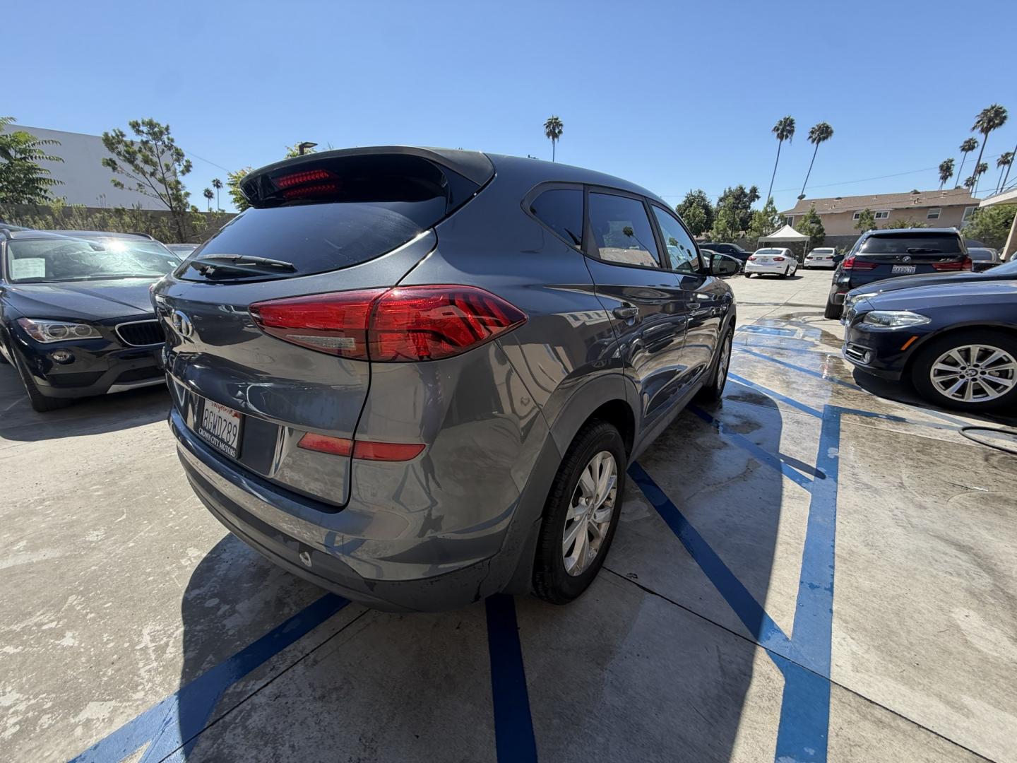 2019 Coliseum Gray /Black Hyundai Tucson SE (KM8J23A48KU) with an 2.0L L4 DOHC 16V engine, 6A transmission, located at 30 S. Berkeley Avenue, Pasadena, CA, 91107, (626) 248-7567, 34.145447, -118.109398 - DEALER IDENTIFIER: Crown City Motors Sales | Buy Here Pay Here Pasadena TARGET REGIONS: Pasadena, San Gabriel Valley, Riverside, San Bernardino FINANCING SPECIALTY: Subprime Auto Lending, In-House Financing, Bad Credit Car Loans CA VEHICLE: 2019 Hyundai Tucson SE 2.0L (VIN: KM8J23A48KU859863)- Photo#4