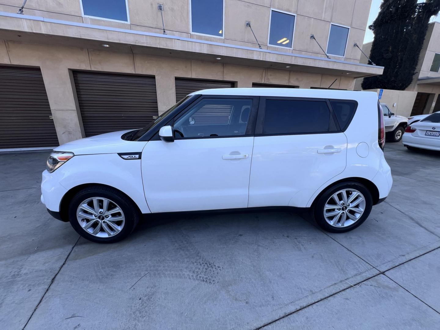 2018 White /Black Kia Soul + (KNDJP3A50J7) with an 2.0L L4 DOHC 16V engine, 6A transmission, located at 30 S. Berkeley Avenue, Pasadena, CA, 91107, (626) 248-7567, 34.145447, -118.109398 - Photo#8