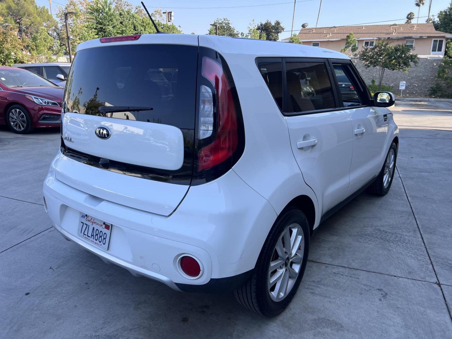 2018 White /Black Kia Soul + (KNDJP3A50J7) with an 2.0L L4 DOHC 16V engine, 6A transmission, located at 30 S. Berkeley Avenue, Pasadena, CA, 91107, (626) 248-7567, 34.145447, -118.109398 - Photo#11