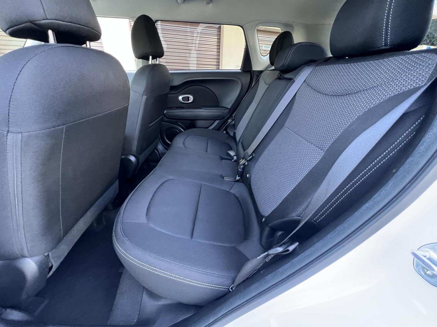 2018 White /Black Kia Soul + (KNDJP3A50J7) with an 2.0L L4 DOHC 16V engine, 6A transmission, located at 30 S. Berkeley Avenue, Pasadena, CA, 91107, (626) 248-7567, 34.145447, -118.109398 - Photo#17