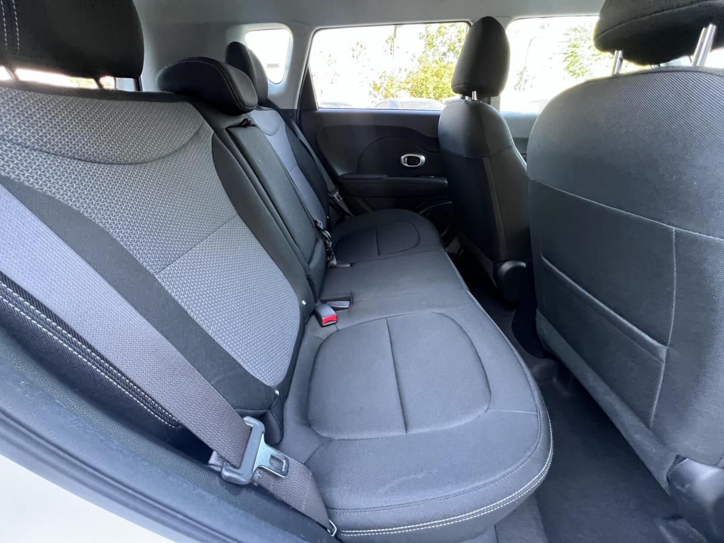 2018 White /Black Kia Soul + (KNDJP3A50J7) with an 2.0L L4 DOHC 16V engine, 6A transmission, located at 30 S. Berkeley Avenue, Pasadena, CA, 91107, (626) 248-7567, 34.145447, -118.109398 - Photo#27