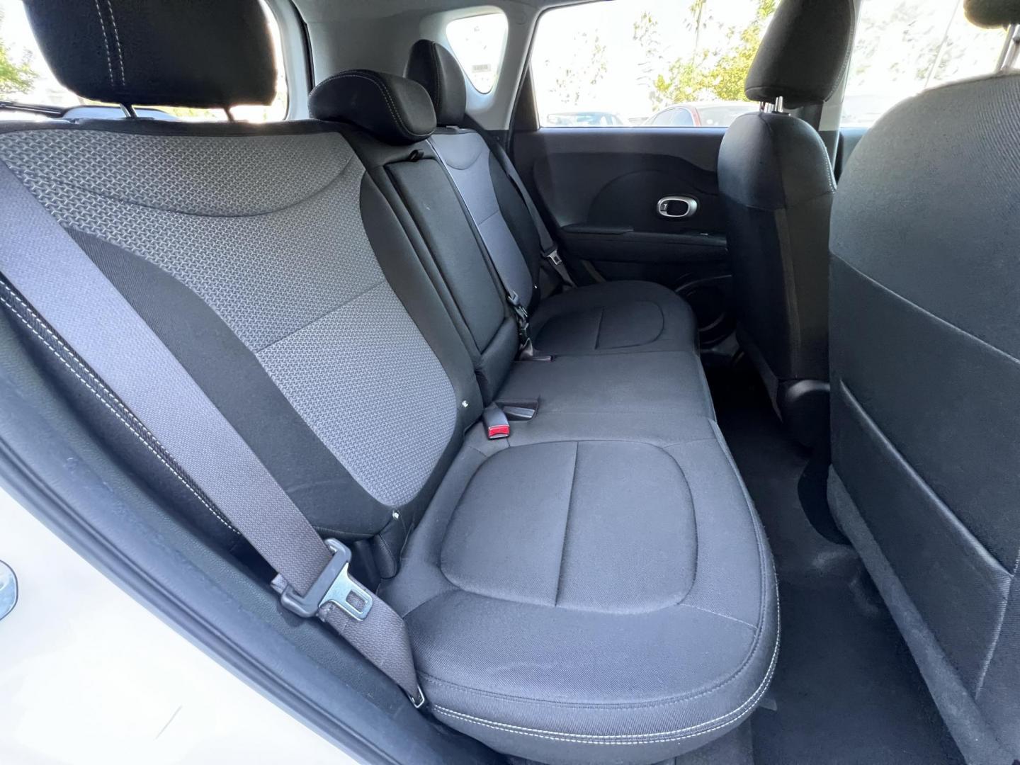 2018 White /Black Kia Soul + (KNDJP3A50J7) with an 2.0L L4 DOHC 16V engine, 6A transmission, located at 30 S. Berkeley Avenue, Pasadena, CA, 91107, (626) 248-7567, 34.145447, -118.109398 - Photo#28