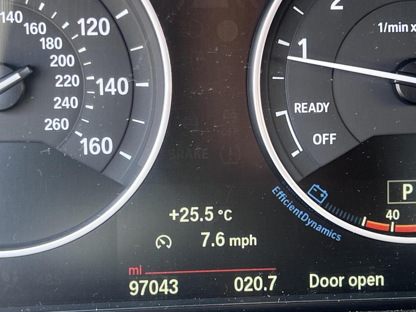 2015 White BMW 3-Series 328i SULEV (WBA3C1C56FK) with an 2.0L L4 DOHC 16V engine, 8-Speed Automatic transmission, located at 30 S. Berkeley Avenue, Pasadena, CA, 91107, (626) 248-7567, 34.145447, -118.109398 - Crown City Motors is a used “Buy Here Pay Here” car dealer in Pasadena CA. “Buy Here Pay Here” financing, means that when you purchase your vehicle from our dealership, that you make the payments to the dealership as well. We do not need the banks approval to get you approved for a used auto - Photo#4