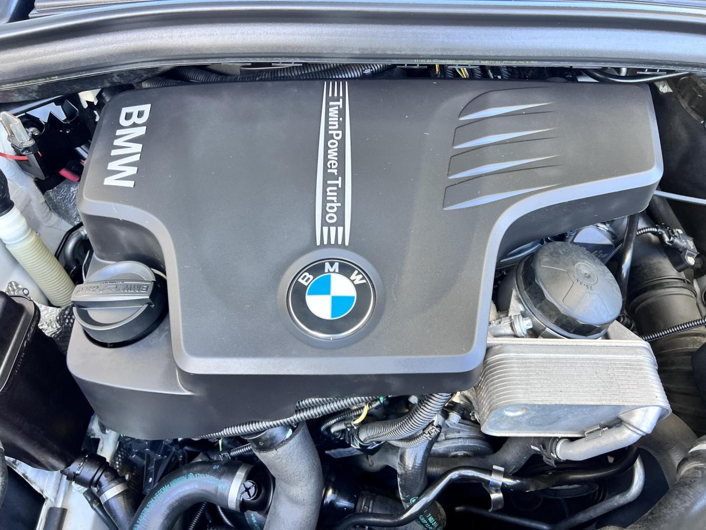 2014 White /beige BMW X1 sDrive28i (WBAVM1C50EV) with an 2.0L L4 DOHC 16V engine, 8-Speed Automatic transmission, located at 30 S. Berkeley Avenue, Pasadena, CA, 91107, (626) 248-7567, 34.145447, -118.109398 - Crown City Motors is a used “Buy Here Pay Here” car dealer in Pasadena CA. “Buy Here Pay Here” financing, means that when you purchase your vehicle from our dealership, that you make the payments to the dealership as well. We do not need the banks approval to get you approved for a used auto - Photo#21