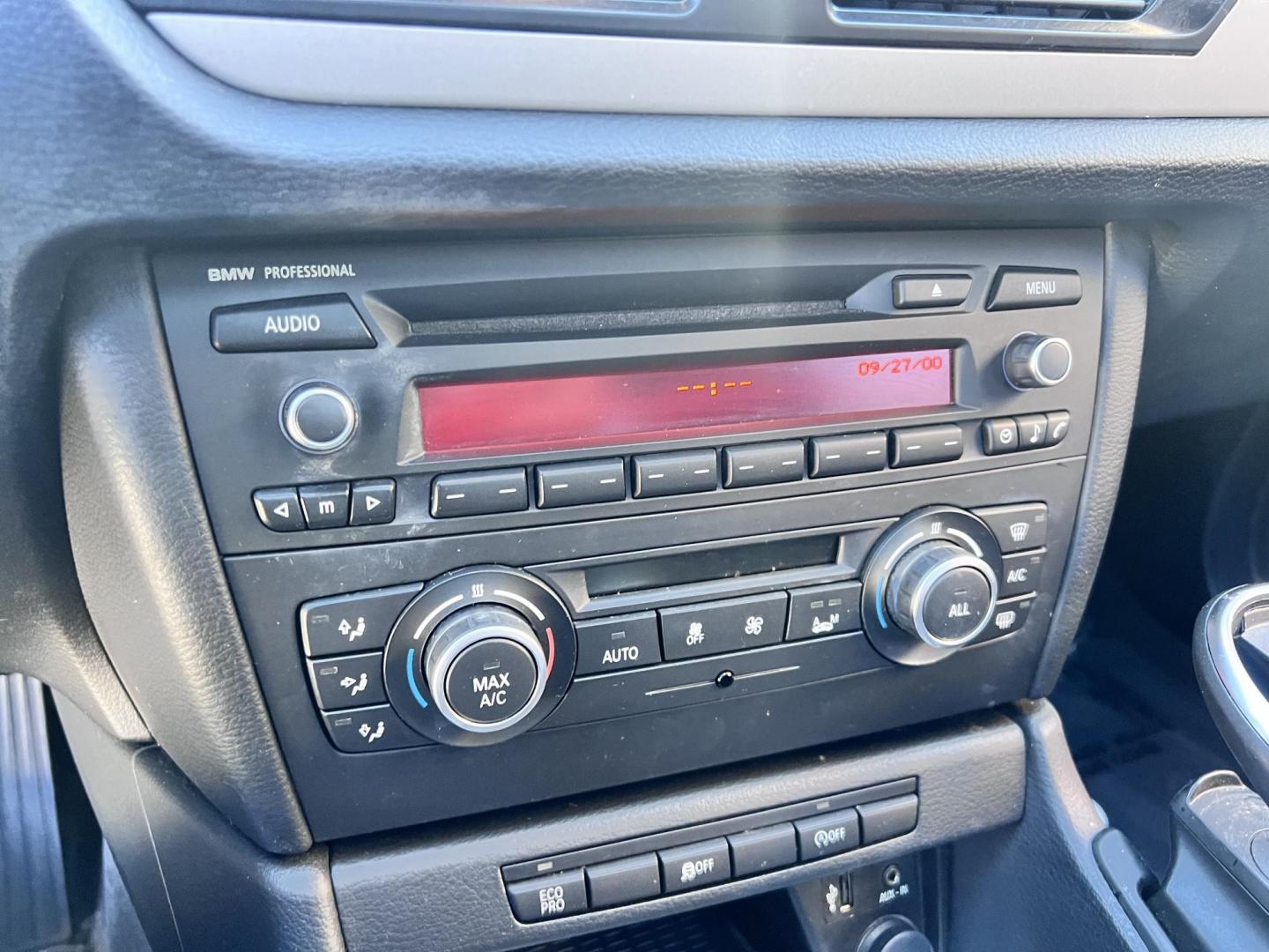 2014 White /beige BMW X1 sDrive28i (WBAVM1C50EV) with an 2.0L L4 DOHC 16V engine, 8-Speed Automatic transmission, located at 30 S. Berkeley Avenue, Pasadena, CA, 91107, (626) 248-7567, 34.145447, -118.109398 - Crown City Motors is a used “Buy Here Pay Here” car dealer in Pasadena CA. “Buy Here Pay Here” financing, means that when you purchase your vehicle from our dealership, that you make the payments to the dealership as well. We do not need the banks approval to get you approved for a used auto - Photo#23