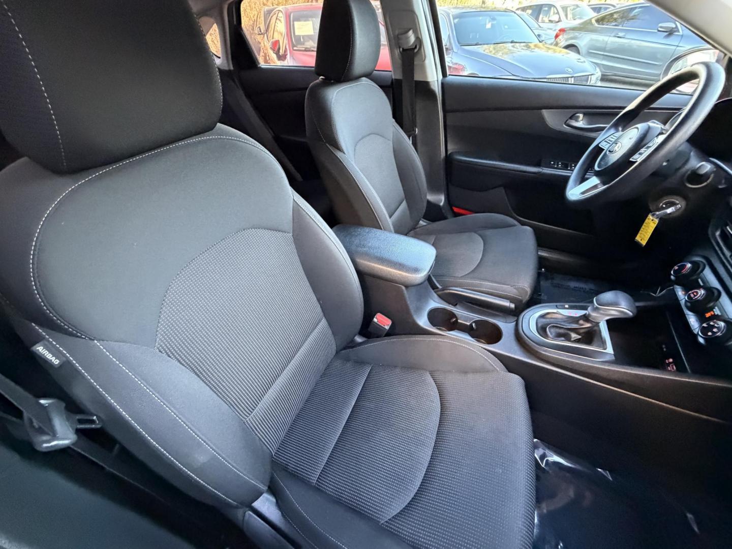 2021 White /black Kia Forte FE (3KPF24AD3ME) with an 2.0L L4 DOHC 16V engine, CVT transmission, located at 30 S. Berkeley Avenue, Pasadena, CA, 91107, (626) 248-7567, 34.145447, -118.109398 - Crown City Motors is a used “Buy Here Pay Here” car dealer in Pasadena CA. “Buy Here Pay Here” financing, means that when you purchase your vehicle from our dealership, that you make the payments to the dealership as well. We do not need the banks approval to get you approved for a used auto - Photo#13