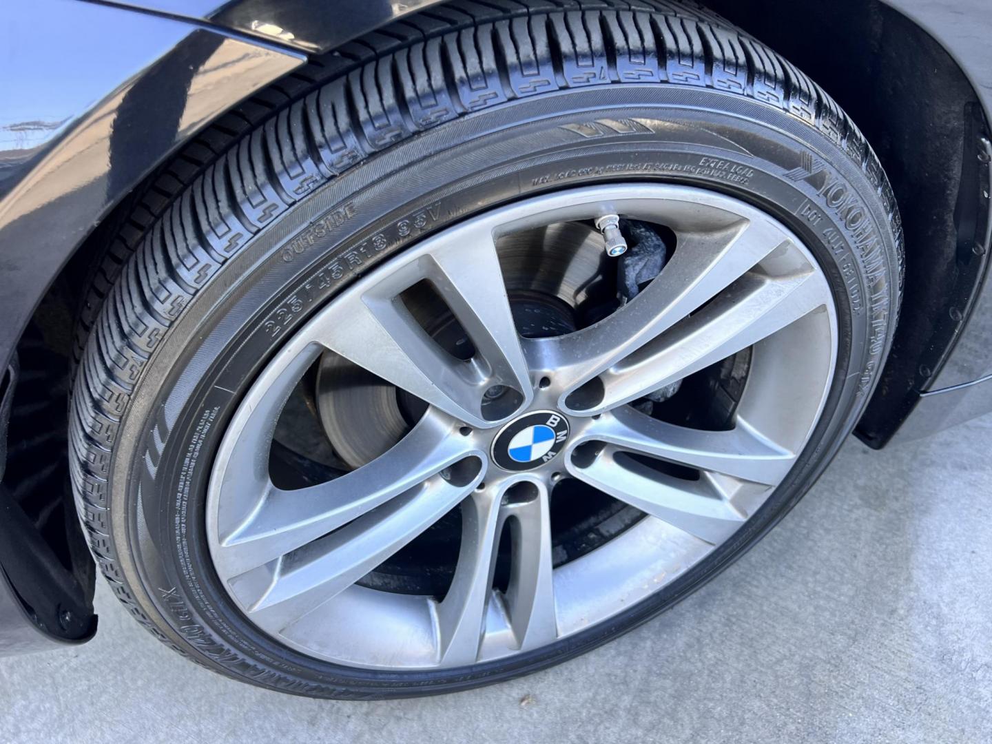 2016 Black /Tan BMW 4-Series 428i SULEV Coupe (WBA3N7C57GK) with an 2.0L L4 DOHC 16V engine, 8A transmission, located at 30 S. Berkeley Avenue, Pasadena, CA, 91107, (626) 248-7567, 34.145447, -118.109398 - At Crown City Motors, we understand that life can throw financial challenges your way. That’s why we proudly offer Buy Here Pay Here (BHPH) financing to help drivers in Pasadena and the greater Los Angeles area get into the vehicles they need — even when traditional lenders say no. One of the st - Photo#13