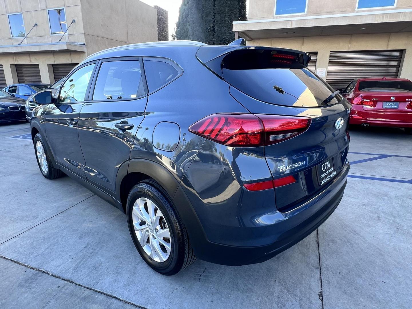 2019 Gray /BLACK Hyundai Tucson SEL (KM8J33A4XKU) with an 2.0L L4 DOHC 16V engine, 6A transmission, located at 30 S. Berkeley Avenue, Pasadena, CA, 91107, (626) 248-7567, 34.145447, -118.109398 - Crown City Motors is a used “Buy Here Pay Here” car dealer in Pasadena CA. “Buy Here Pay Here” financing, means that when you purchase your vehicle from our dealership, that you make the payments to the dealership as well. We do not need the banks approval to get you approved for a used auto - Photo#5