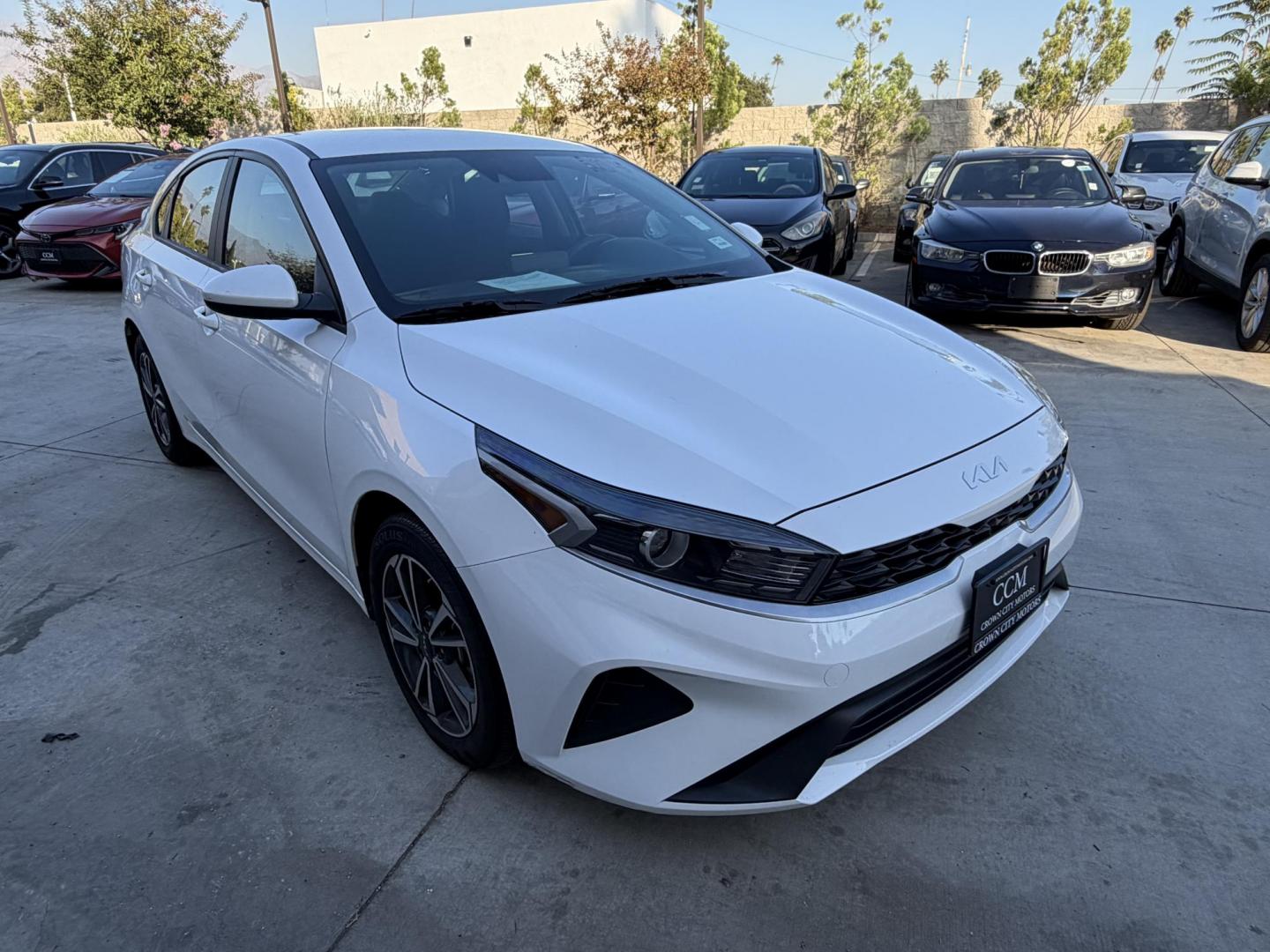 2024 White /BLACK Kia Forte LX (3KPF24AD2RE) with an 2.0L L4 DOHC 16V engine, CVT transmission, located at 30 S. Berkeley Avenue, Pasadena, CA, 91107, (626) 248-7567, 34.145447, -118.109398 - Crown City Motors is a used “Buy Here Pay Here” car dealer in Pasadena CA. “Buy Here Pay Here” financing, means that when you purchase your vehicle from our dealership, that you make the payments to the dealership as well. We do not need the banks approval to get you approved for a used auto - Photo#6