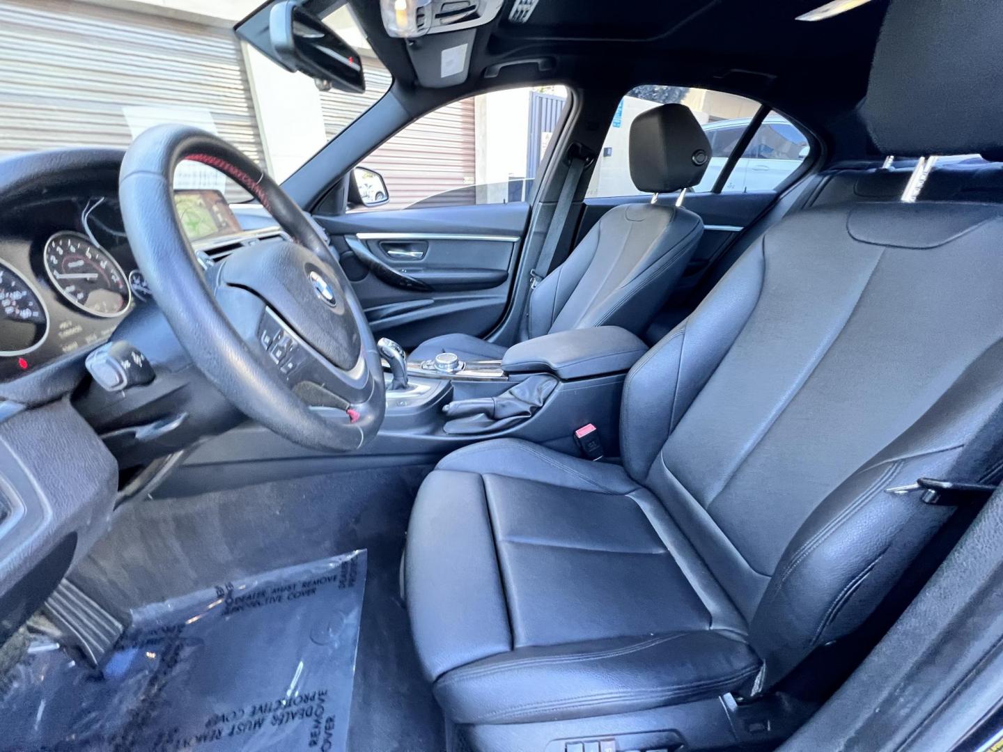 2017 BMW X1 sDrive28i (WBXHU7C36HP) with an 2.0L L4 DOHC 16V engine, 8A transmission, located at 30 S. Berkeley Avenue, Pasadena, CA, 91107, (626) 248-7567, 34.145447, -118.109398 - Photo#7