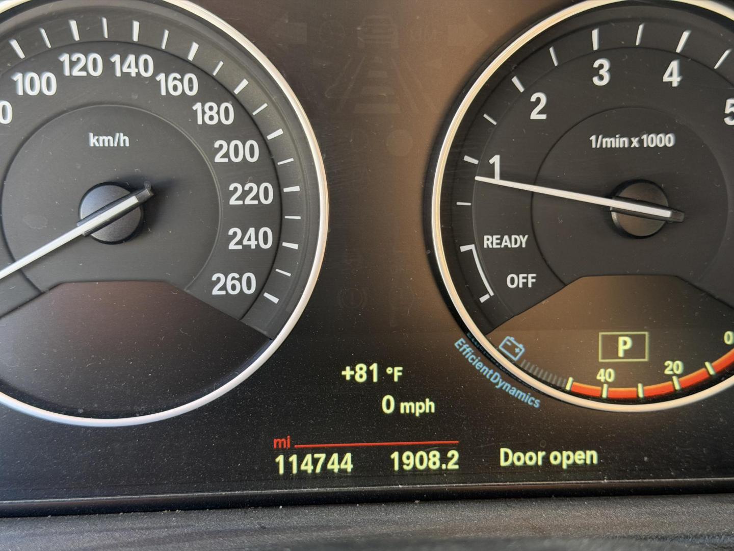 2015 White /Black BMW 3-Series 328i xDrive Sedan (WBA3B3G57FN) with an 2.0L L4 DOHC 16V engine, 8-Speed Automatic transmission, located at 30 S. Berkeley Avenue, Pasadena, CA, 91107, (626) 248-7567, 34.145447, -118.109398 - Photo#4