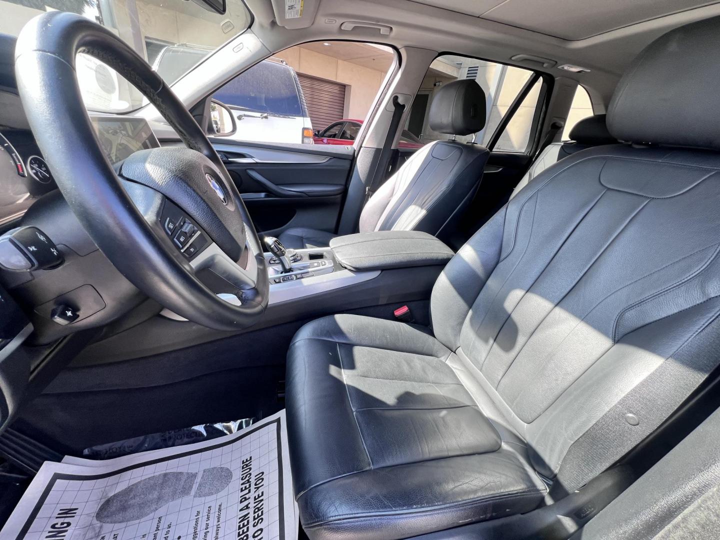 2016 White /Black BMW X1 xDrive28i (WBXHT3C38GP) with an 2.0L L4 DOHC 16V engine, 8A transmission, located at 30 S. Berkeley Avenue, Pasadena, CA, 91107, (626) 248-7567, 34.145447, -118.109398 - 2016 BMW X1 xDrive28i – White / Black Interior – Buy Here Pay Here Pasadena Luxury, performance, and practicality come together in this 2016 BMW X1 xDrive28i (VIN WBXHT3C38GP885411) featuring a white exterior over a black interior. This compact luxury SUV offers premium comfort, spirited perf - Photo#6