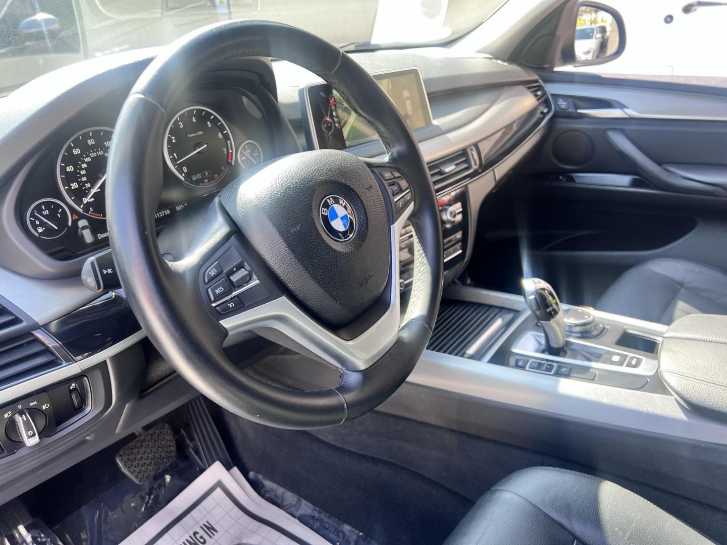 2016 White /Black BMW X1 xDrive28i (WBXHT3C38GP) with an 2.0L L4 DOHC 16V engine, 8A transmission, located at 30 S. Berkeley Avenue, Pasadena, CA, 91107, (626) 248-7567, 34.145447, -118.109398 - 2016 BMW X1 xDrive28i – White / Black Interior – Buy Here Pay Here Pasadena Luxury, performance, and practicality come together in this 2016 BMW X1 xDrive28i (VIN WBXHT3C38GP885411) featuring a white exterior over a black interior. This compact luxury SUV offers premium comfort, spirited perf - Photo#7