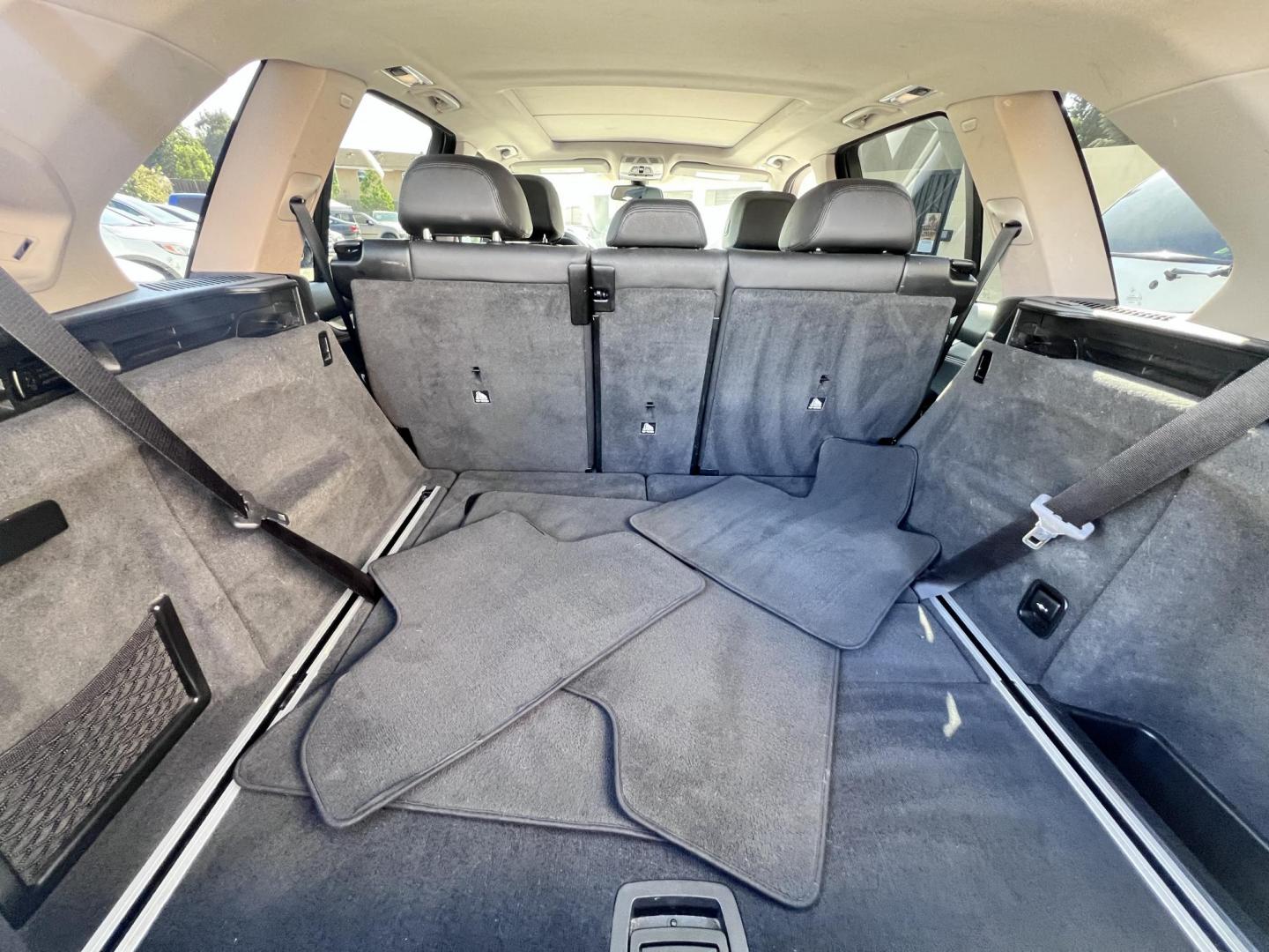 2016 White /Black BMW X1 xDrive28i (WBXHT3C38GP) with an 2.0L L4 DOHC 16V engine, 8A transmission, located at 30 S. Berkeley Avenue, Pasadena, CA, 91107, (626) 248-7567, 34.145447, -118.109398 - 2016 BMW X1 xDrive28i – White / Black Interior – Buy Here Pay Here Pasadena Luxury, performance, and practicality come together in this 2016 BMW X1 xDrive28i (VIN WBXHT3C38GP885411) featuring a white exterior over a black interior. This compact luxury SUV offers premium comfort, spirited perf - Photo#10