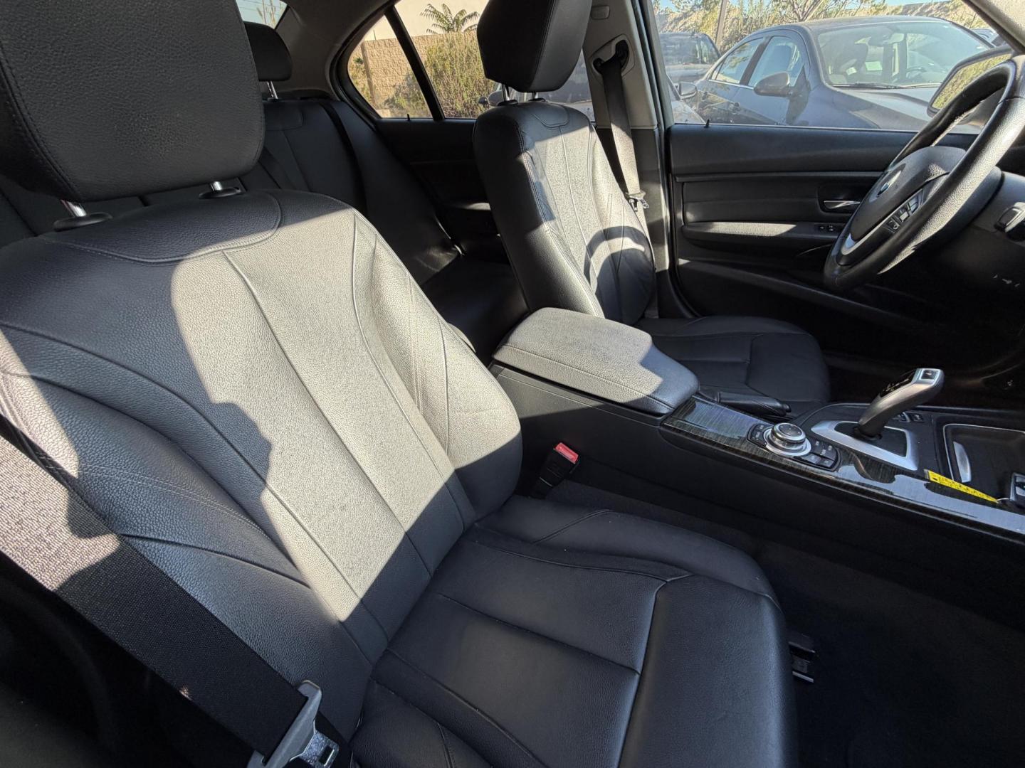 2013 White /black BMW 3-Series 328i xDrive Sedan (WBA3B3C58DF) with an 2.0L L4 DOHC 16V engine, located at 30 S. Berkeley Avenue, Pasadena, CA, 91107, (626) 248-7567, 34.145447, -118.109398 - Crown City Motors is a used “Buy Here Pay Here” car dealer in Pasadena CA. “Buy Here Pay Here” financing, means that when you purchase your vehicle from our dealership, that you make the payments to the dealership as well. We do not need the banks approval to get you approved for a used auto - Photo#10