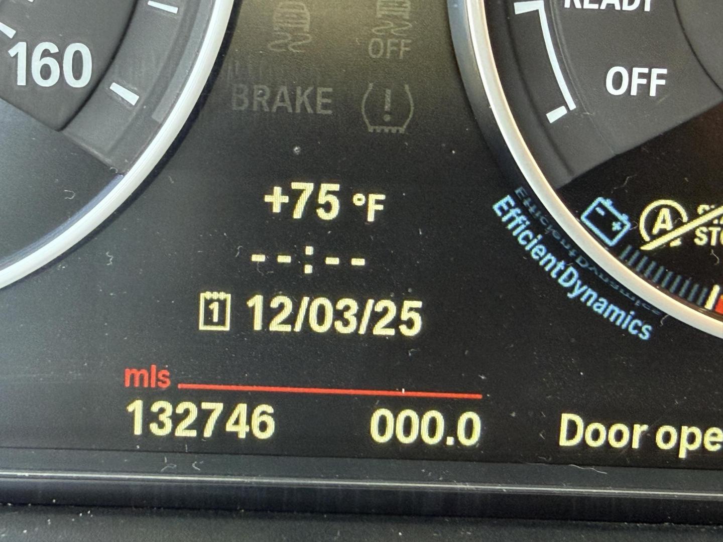 2013 White /black BMW 3-Series 328i xDrive Sedan (WBA3B3C58DF) with an 2.0L L4 DOHC 16V engine, located at 30 S. Berkeley Avenue, Pasadena, CA, 91107, (626) 248-7567, 34.145447, -118.109398 - Crown City Motors is a used “Buy Here Pay Here” car dealer in Pasadena CA. “Buy Here Pay Here” financing, means that when you purchase your vehicle from our dealership, that you make the payments to the dealership as well. We do not need the banks approval to get you approved for a used auto - Photo#15