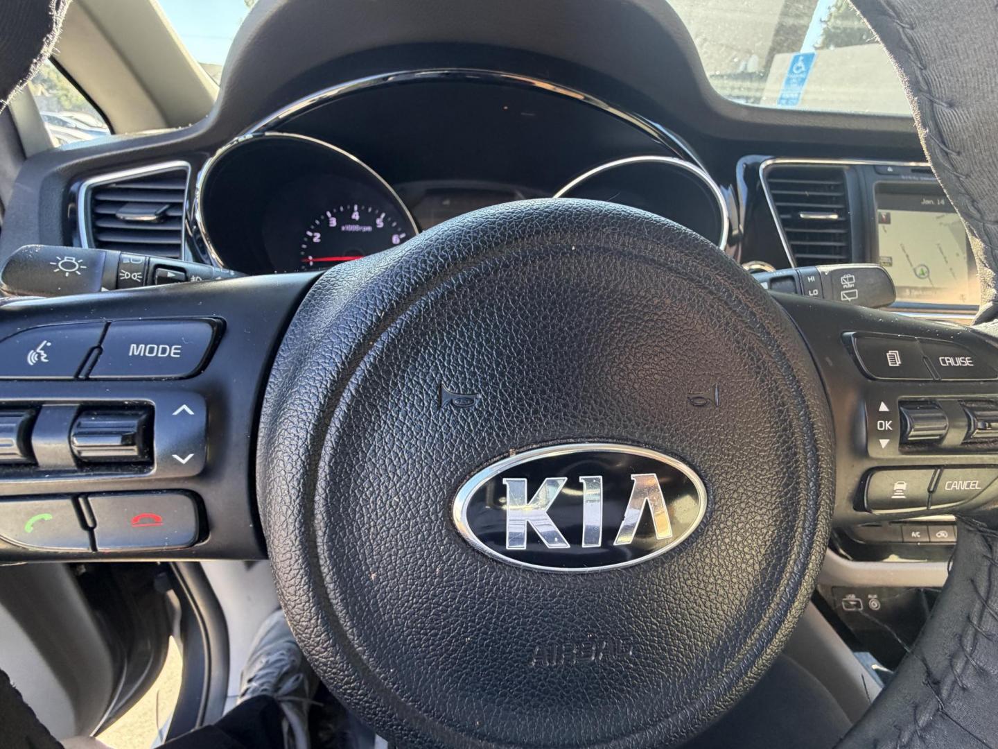 2016 Space Gray Metallic /Gray Kia Sedona EX (KNDMC5C18G6) with an 3.3L V6 DOHC 24V engine, 6-Speed Automatic transmission, located at 30 S. Berkeley Avenue, Pasadena, CA, 91107, (626) 248-7567, 34.145447, -118.109398 - Photo#24