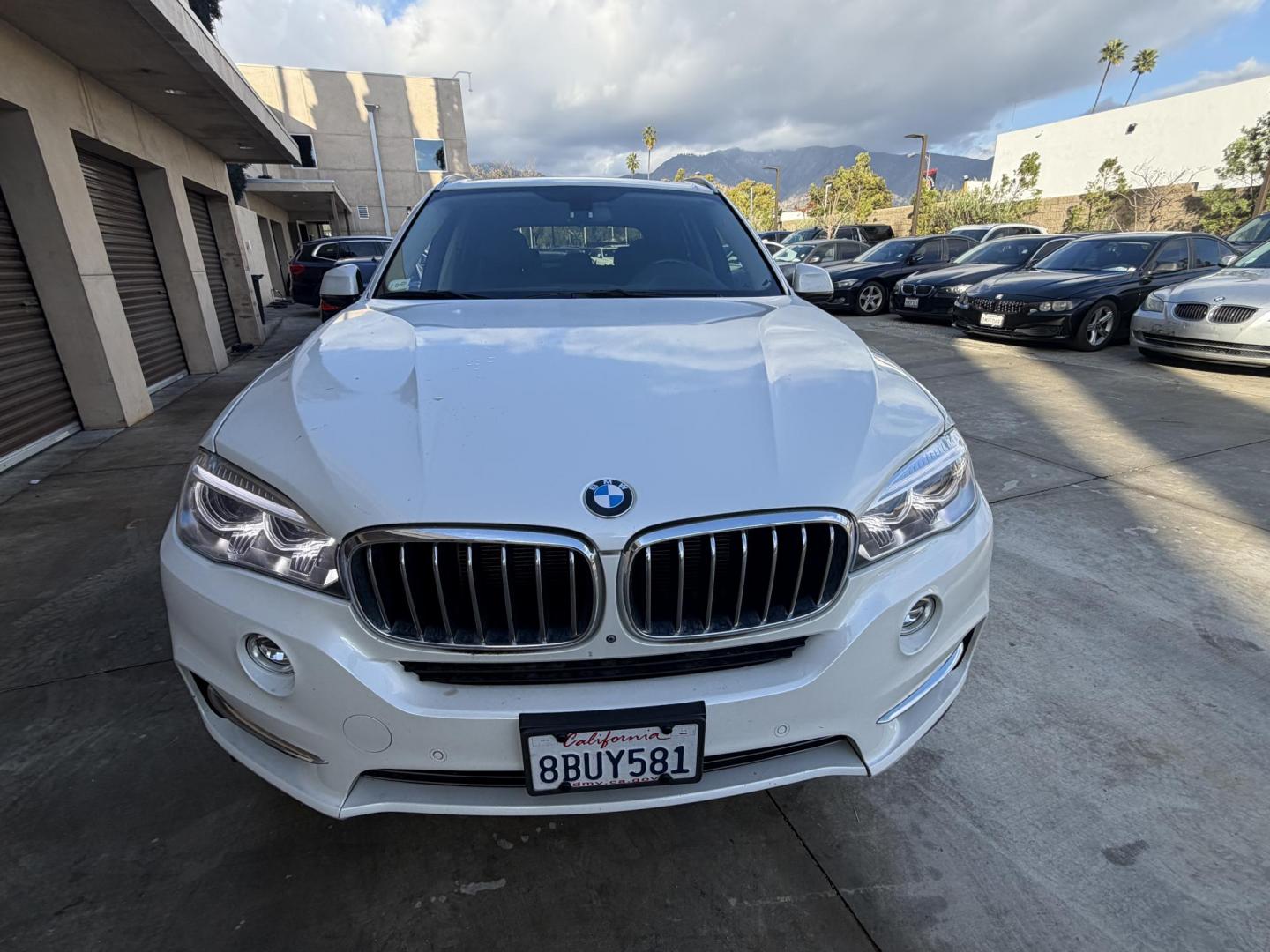 2016 Alpine White /Black BMW X5 xDrive35i (5UXKR0C59G0) with an 3.0L L6 DOHC 24V engine, 8A transmission, located at 30 S. Berkeley Avenue, Pasadena, CA, 91107, (626) 248-7567, 34.145447, -118.109398 - Photo#2